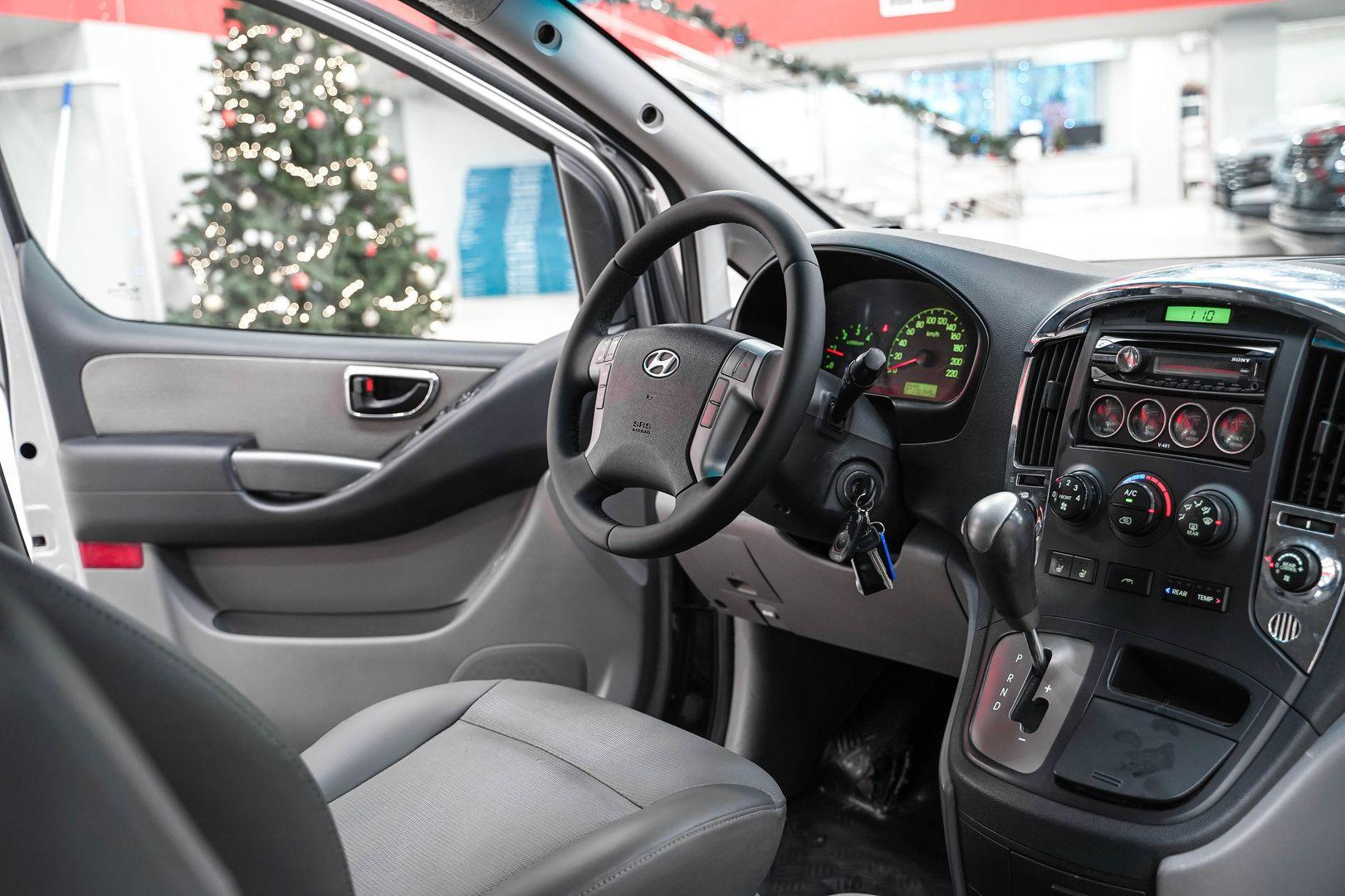 Hyundai Grand Starex 2011, серый, ДЦ Орехово