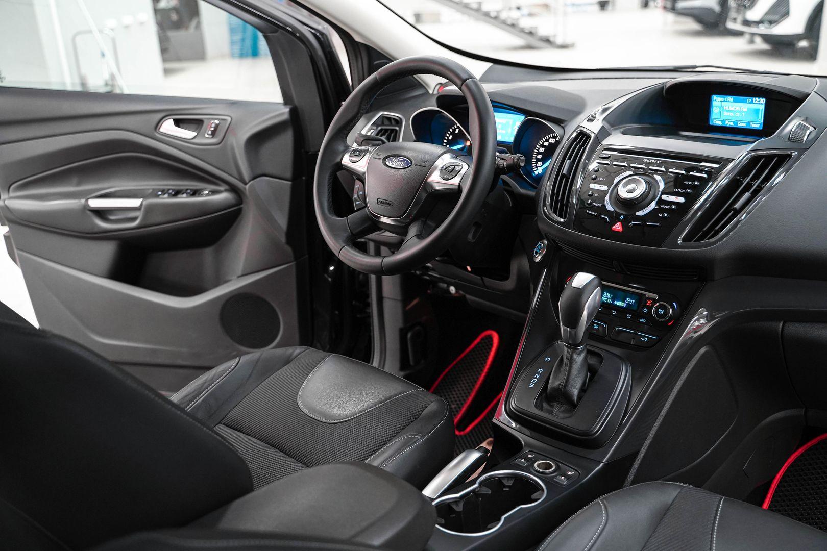 Ford Kuga 2013, черный, ДЦ Орехово