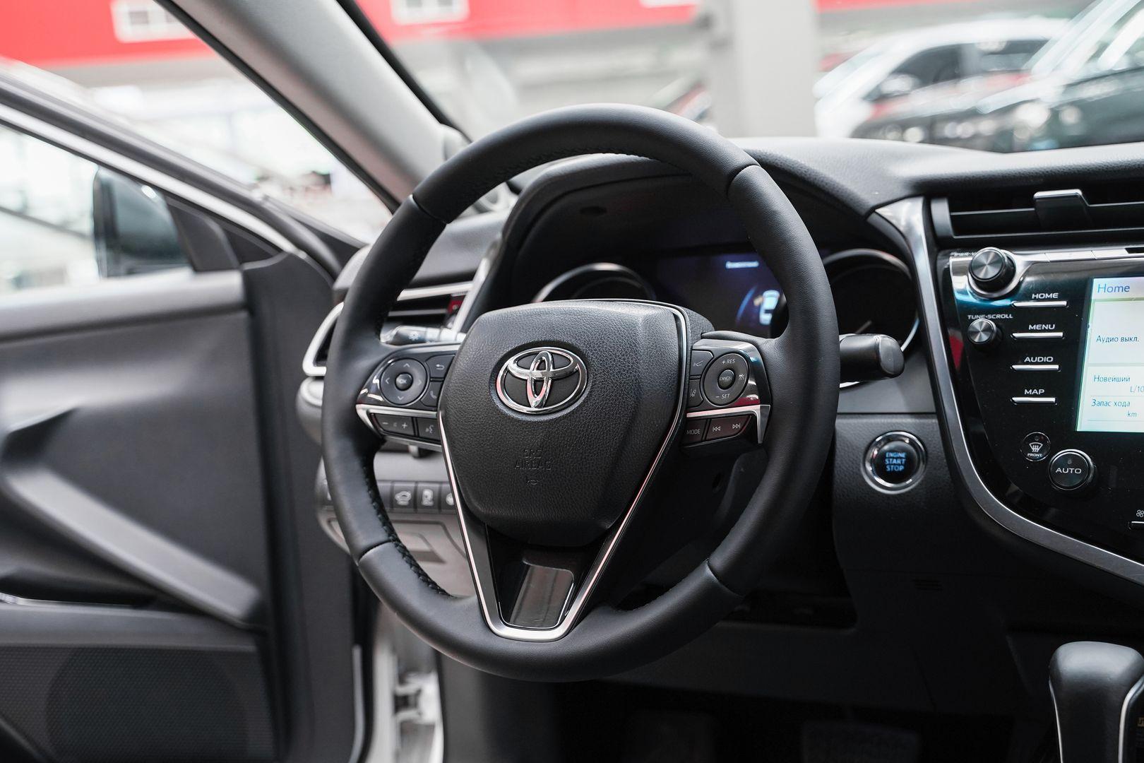Toyota Camry 2019, белый, ДЦ Орехово
