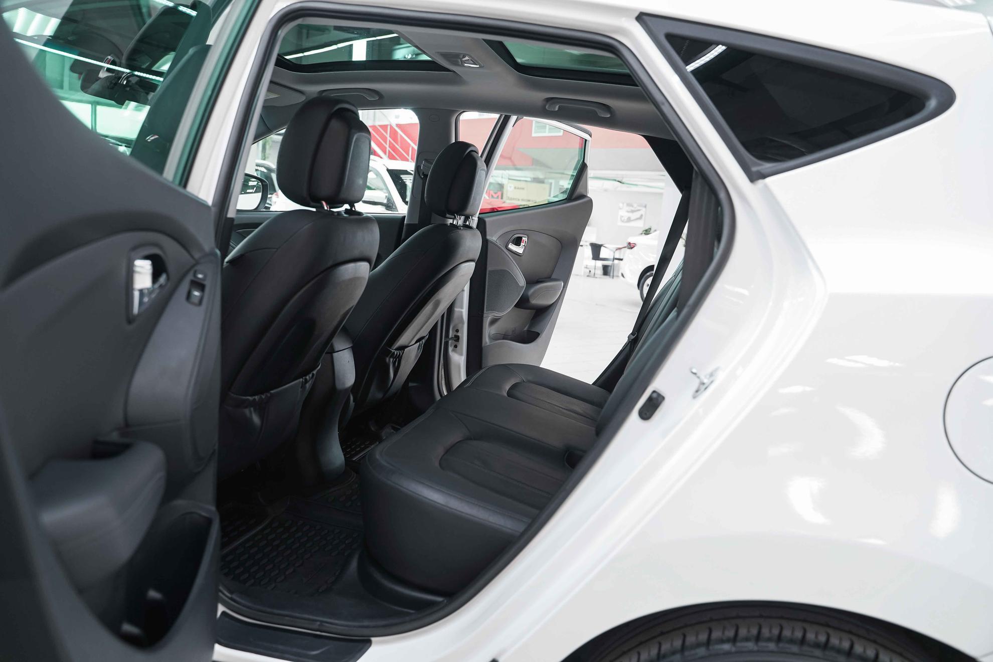 Hyundai ix35 2012, белый, ДЦ Орехово