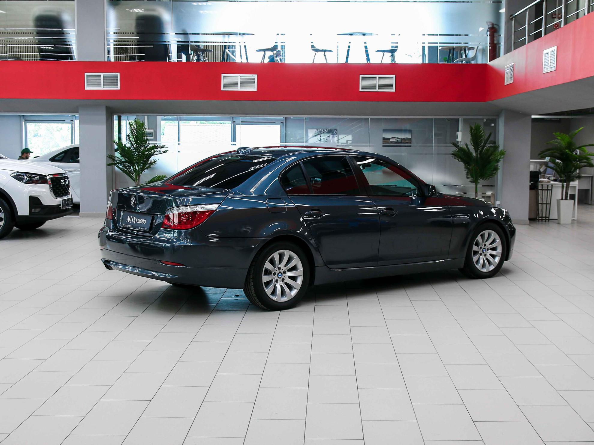 BMW 5 серии 2007, белый, ДЦ Орехово