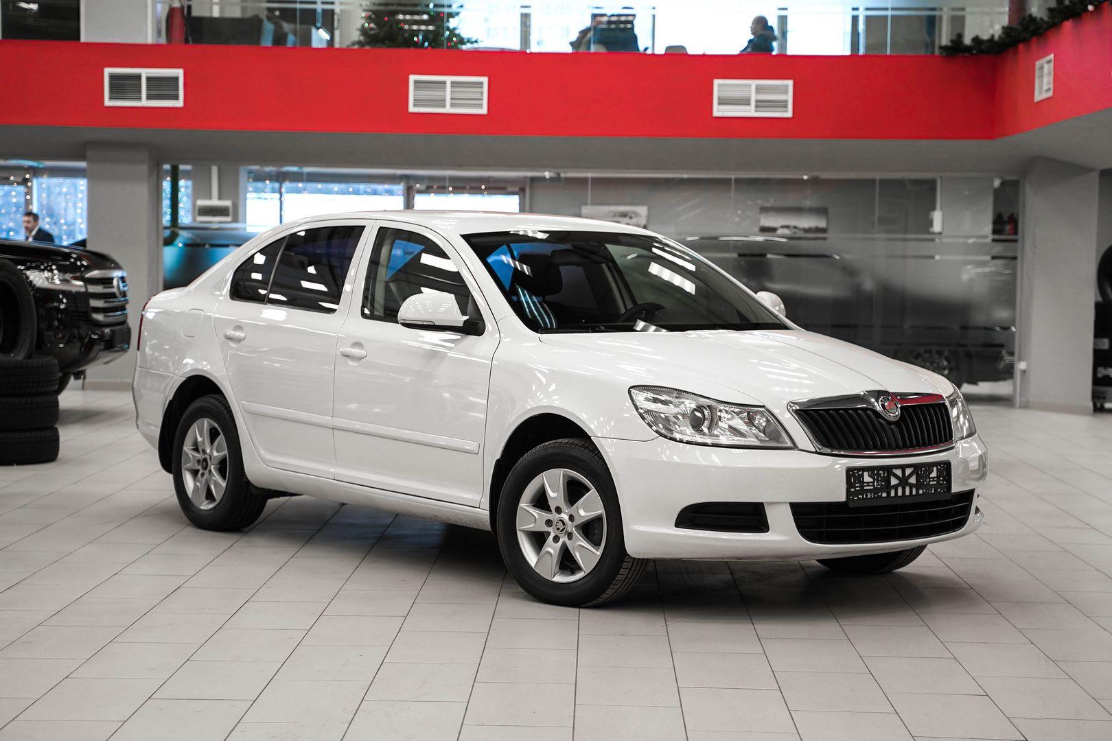 Skoda Octavia 2013, белый, ДЦ Орехово