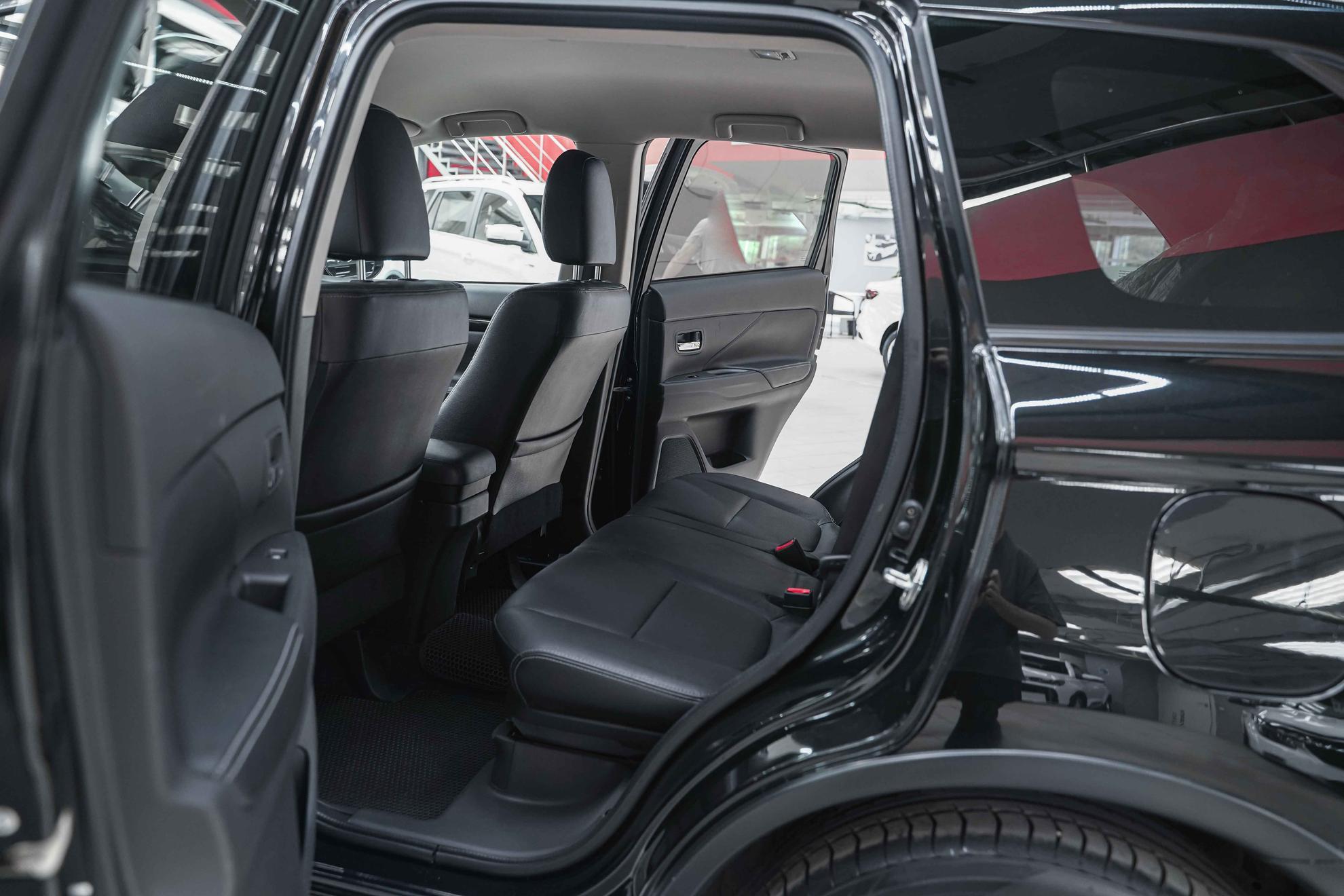 Mitsubishi Outlander 2017, черный, ДЦ Орехово