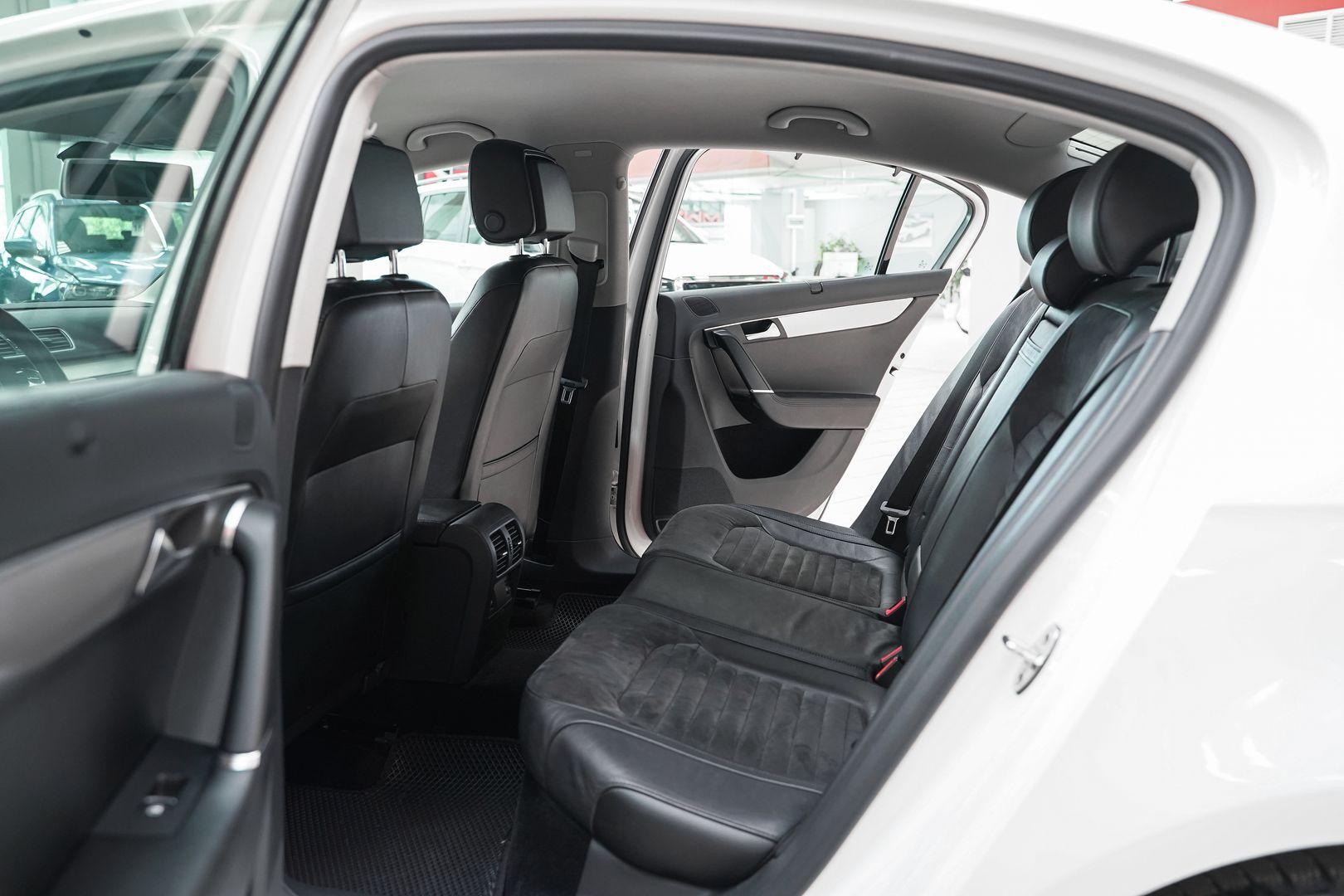 Volkswagen Passat 2013, белый, ДЦ Орехово
