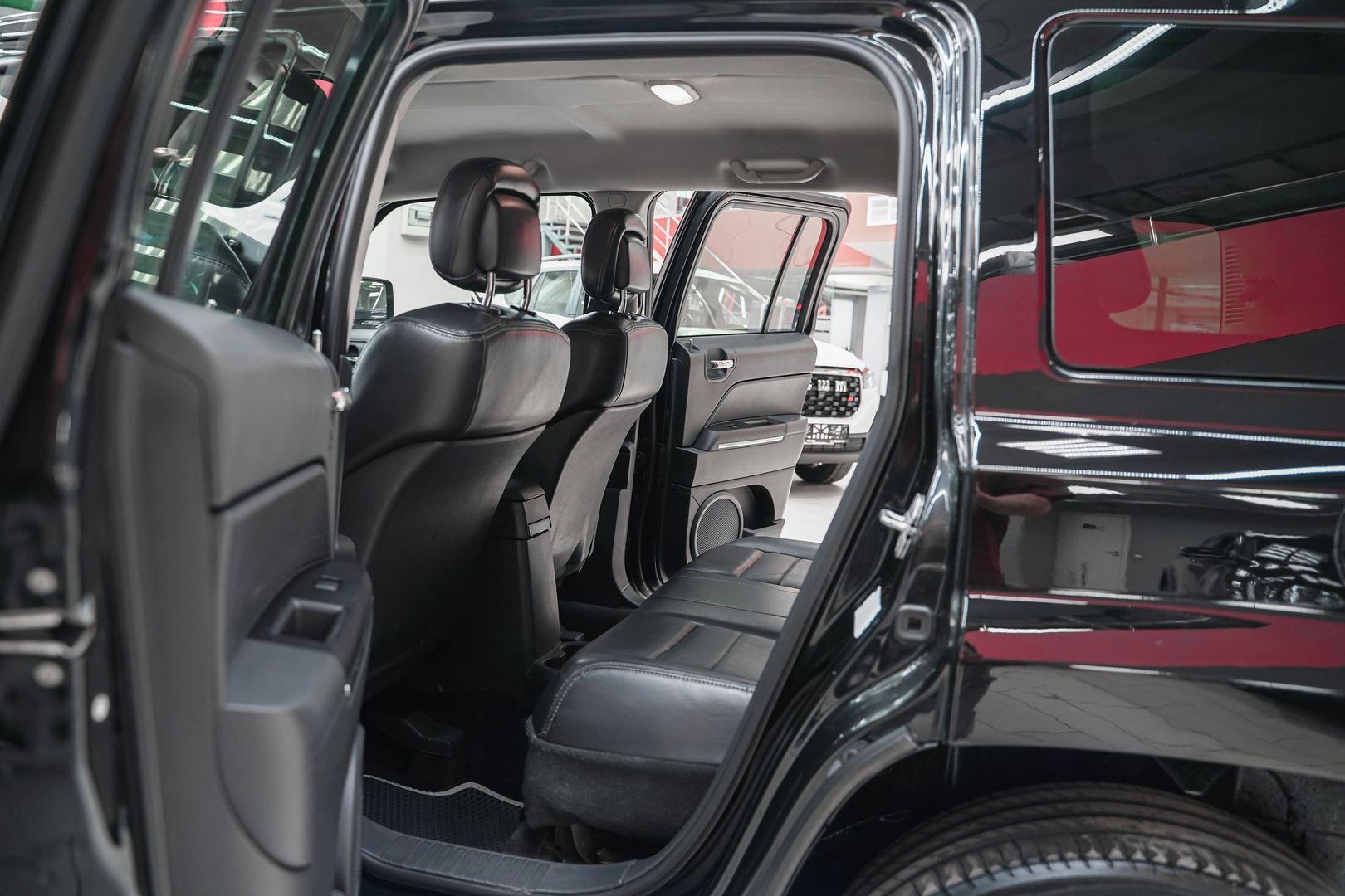 Jeep Liberty (Patriot) 2012, черный, ДЦ Орехово