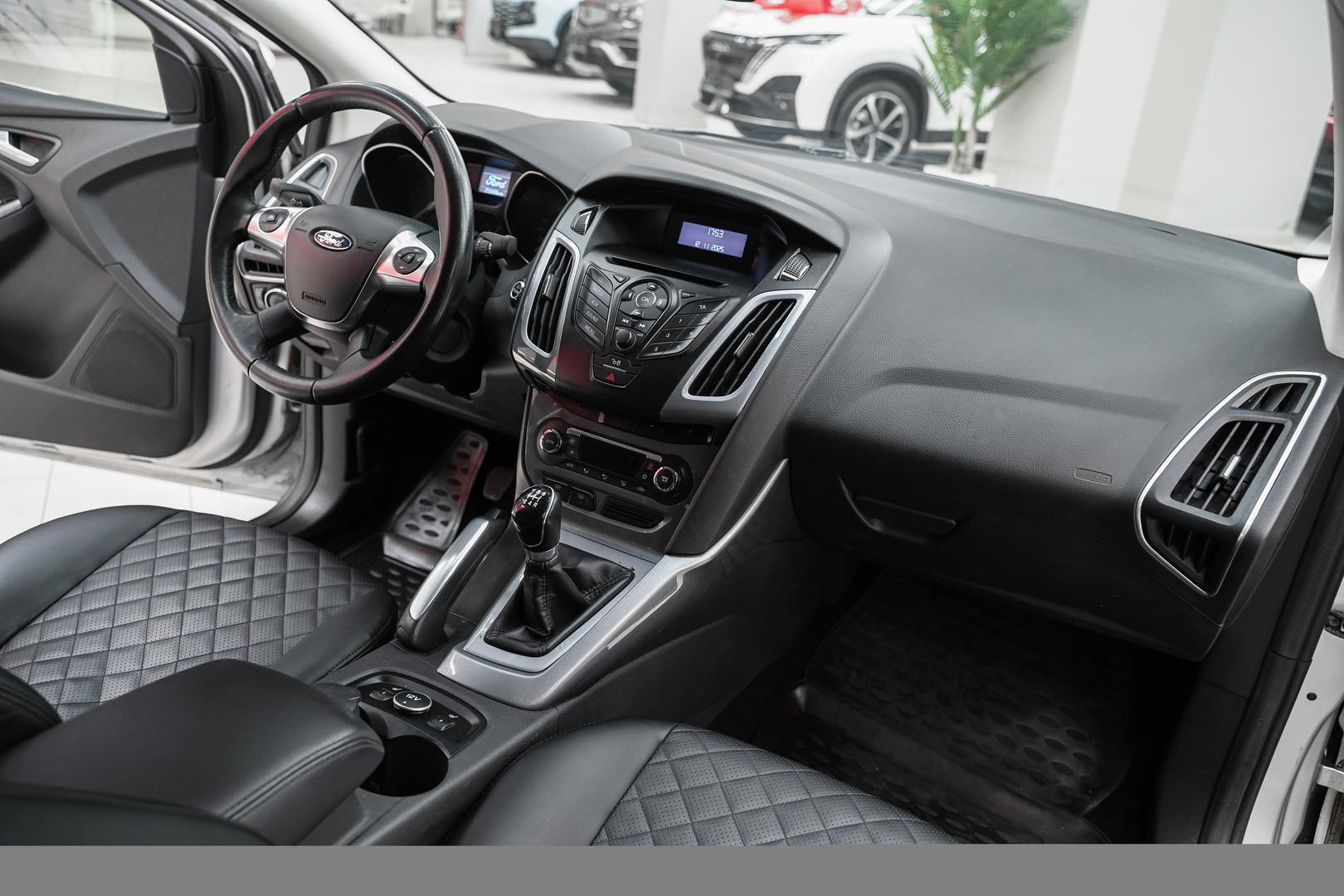 Ford Focus 2012, серый, ДЦ Орехово