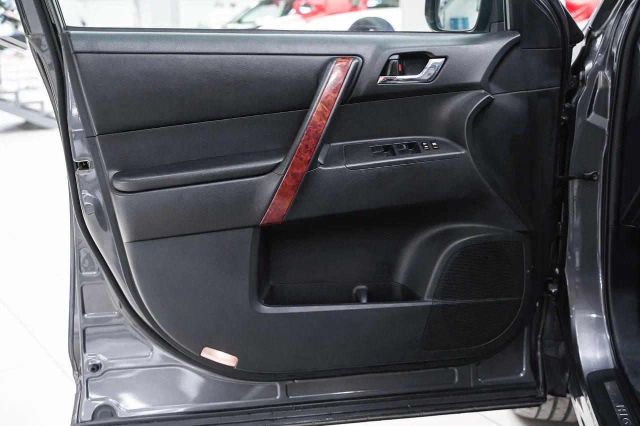 Toyota Highlander 2010, серый, ДЦ Орехово