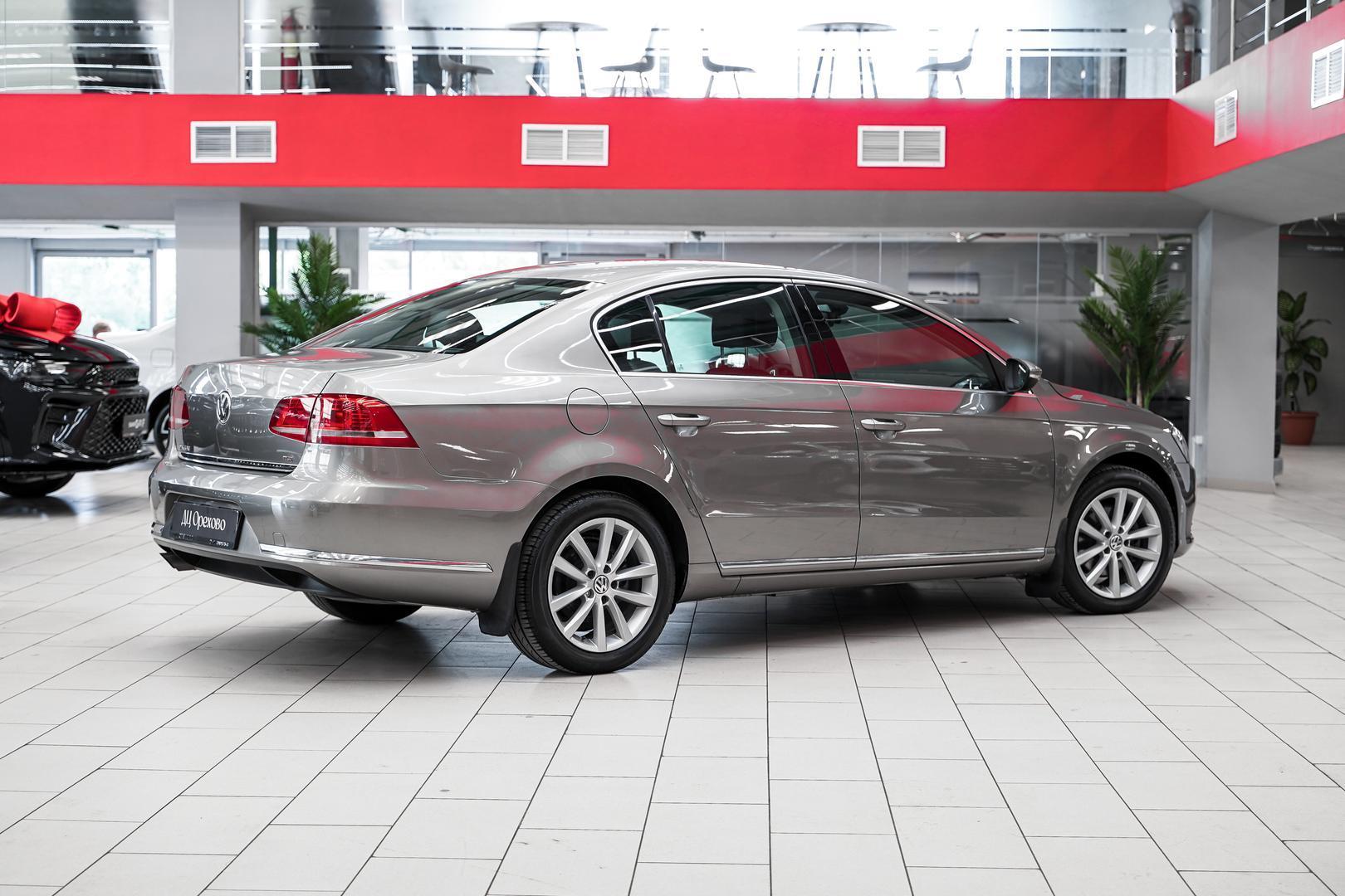 Volkswagen Passat 2014, серый, ДЦ Орехово