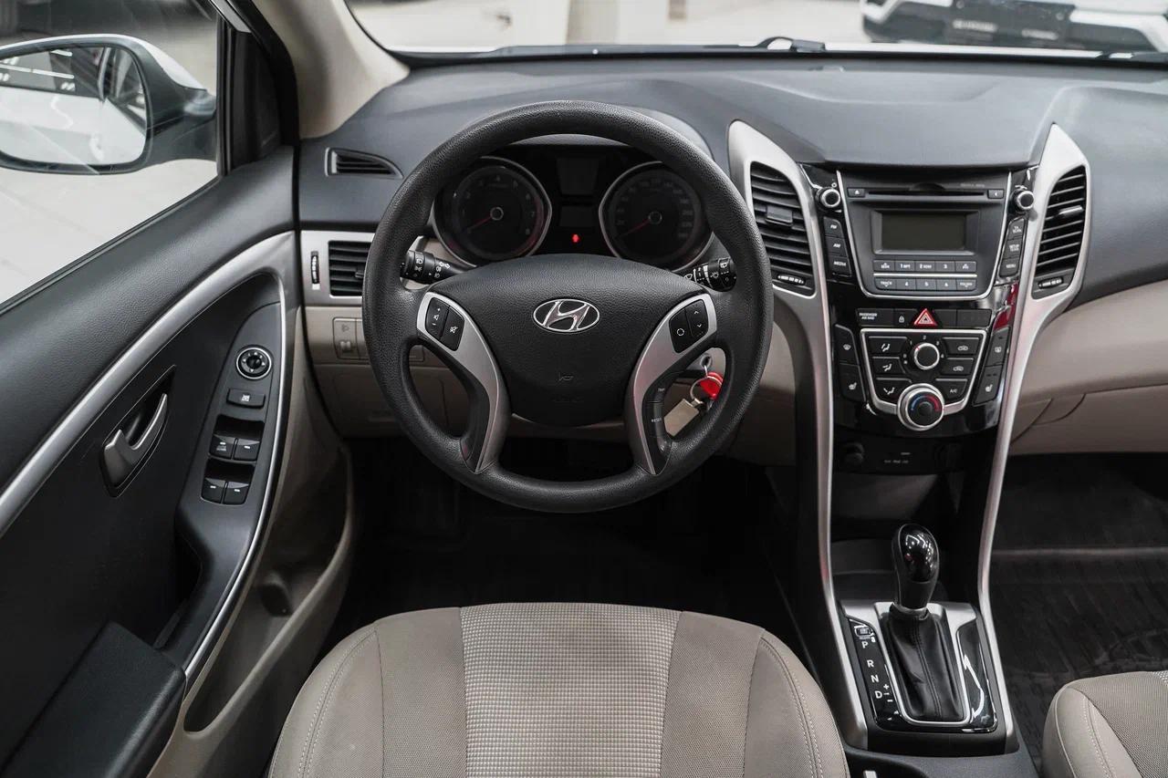 Hyundai i30 2016, белый, ДЦ Орехово