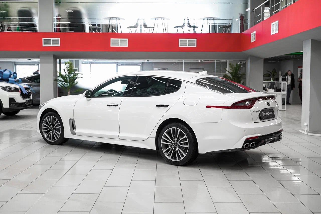 Kia Stinger 2018, белый, ДЦ Орехово