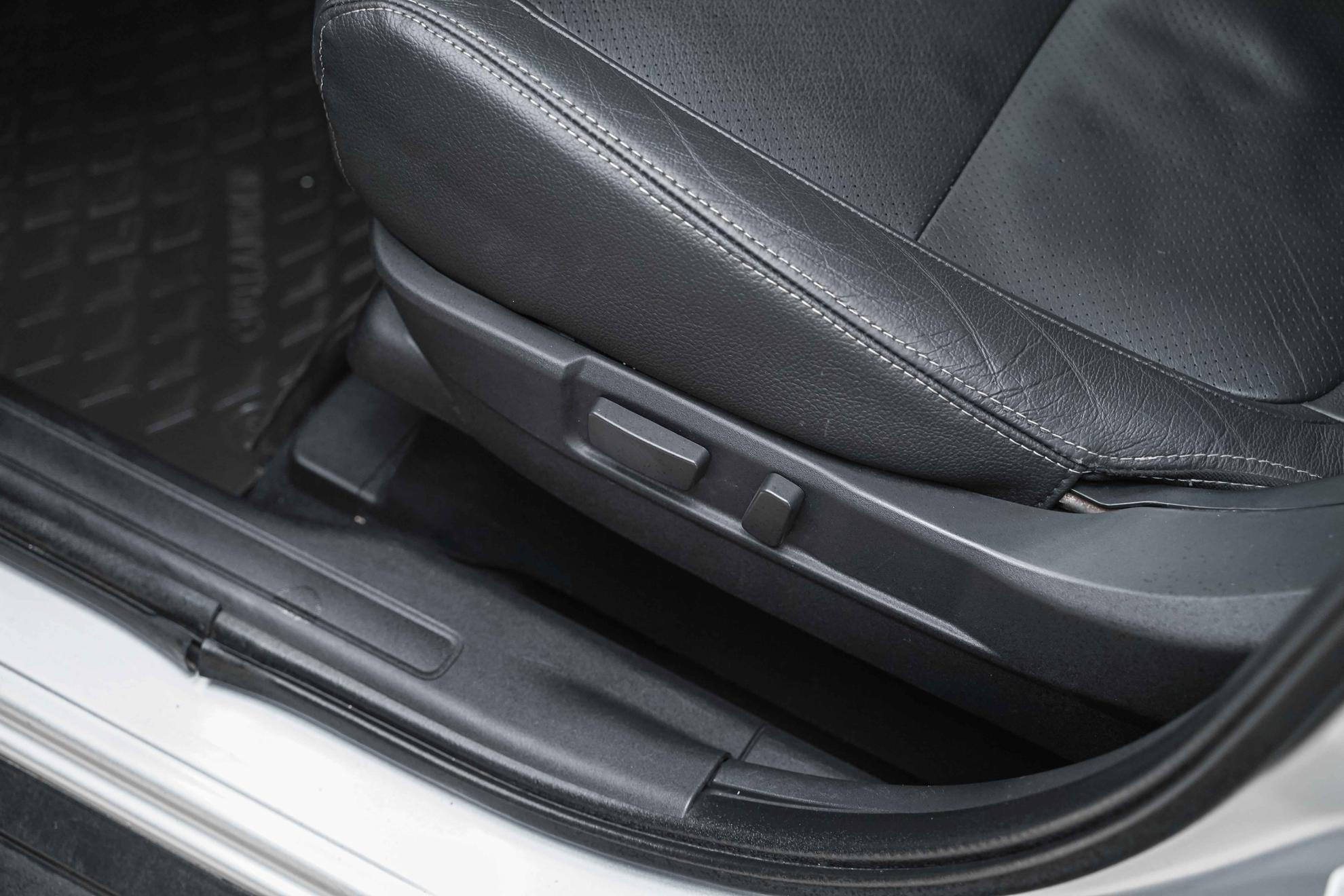 Mitsubishi Outlander 2013, серебряный, ДЦ Орехово
