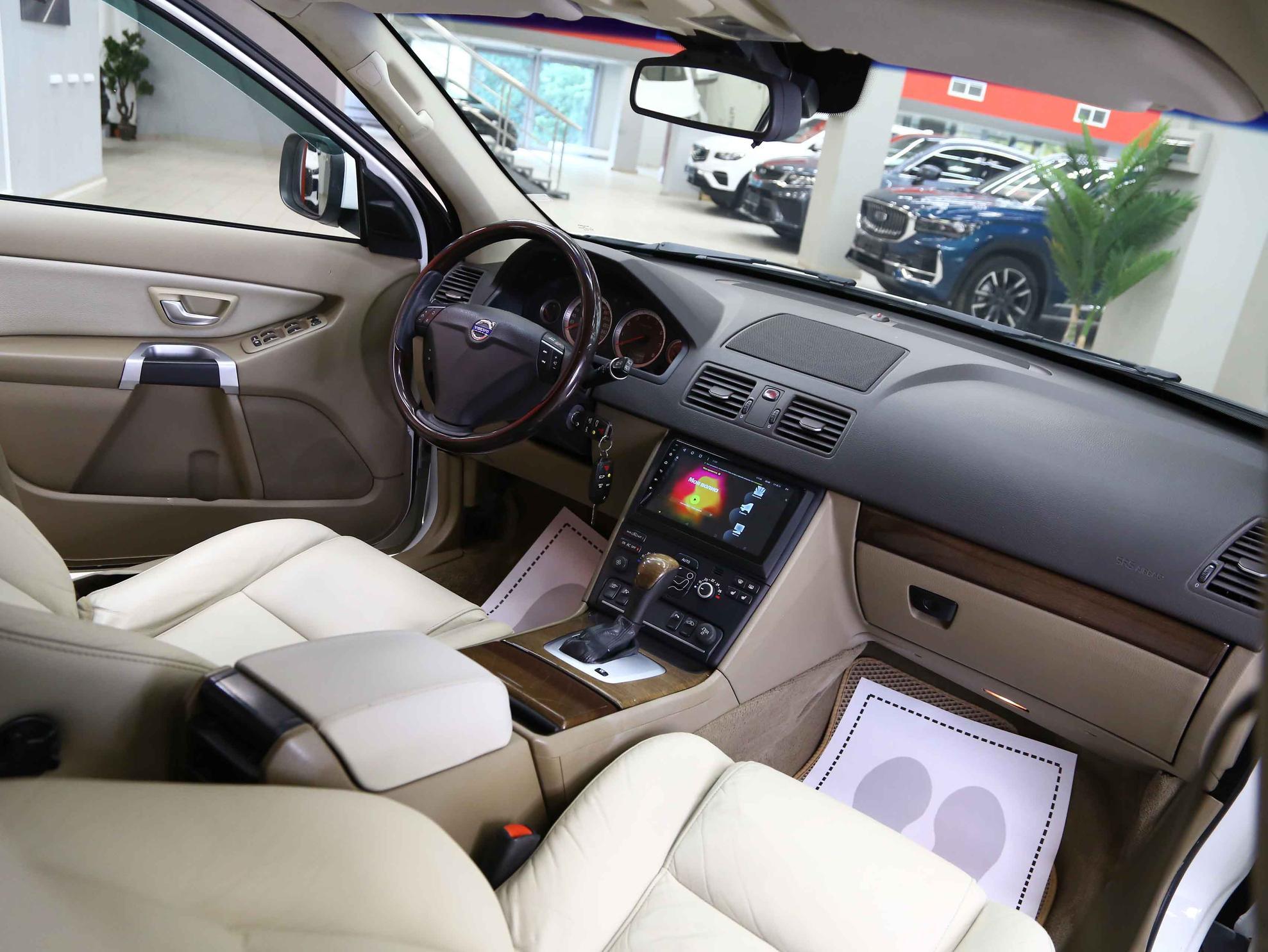 Volvo XC90 2011, белый, ДЦ Орехово