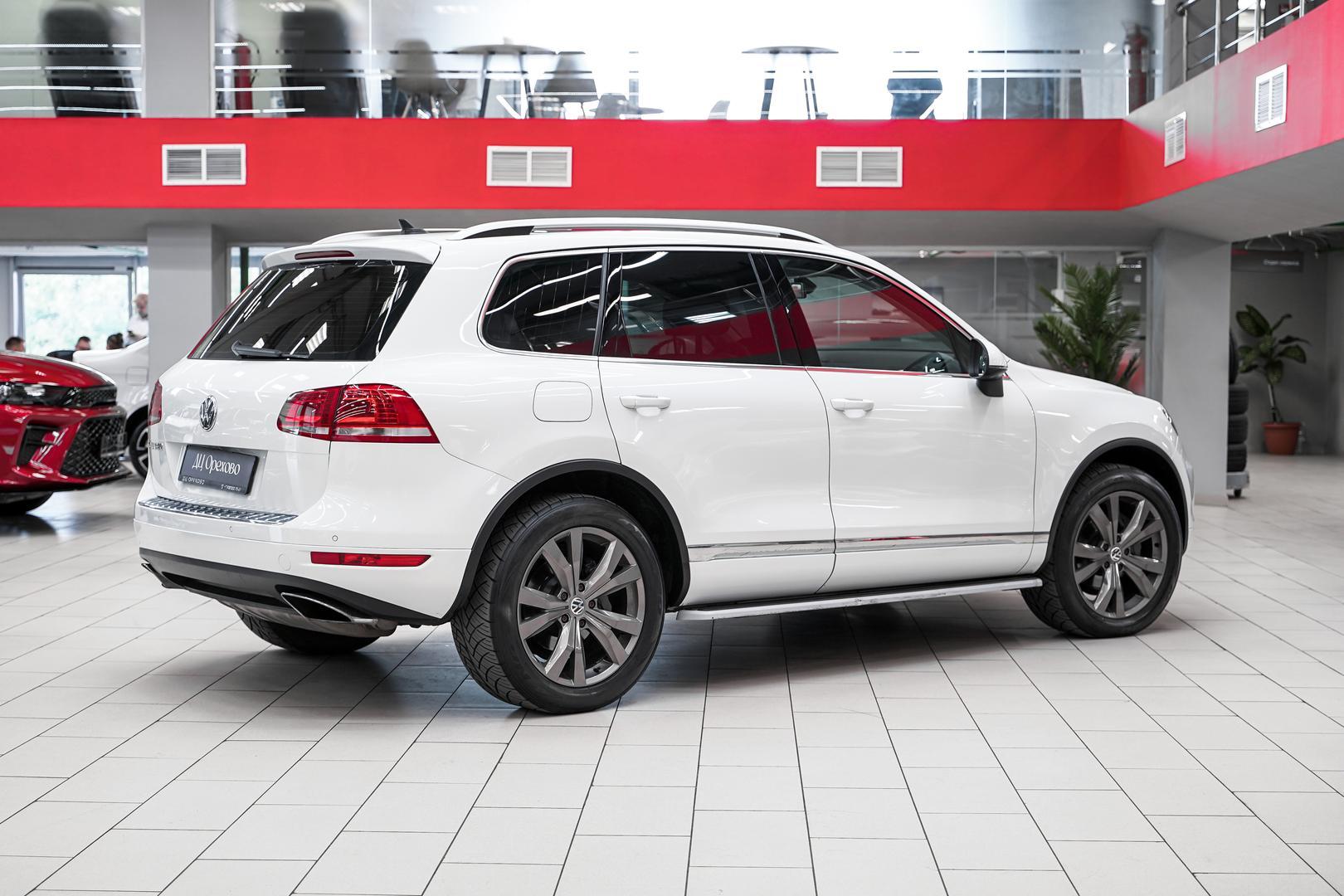 Volkswagen Touareg 2012, белый, ДЦ Орехово