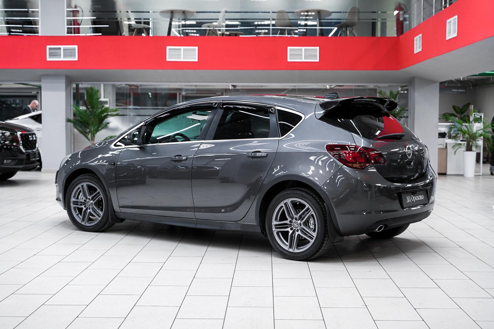 Opel Astra 2011, серый, ДЦ Орехово