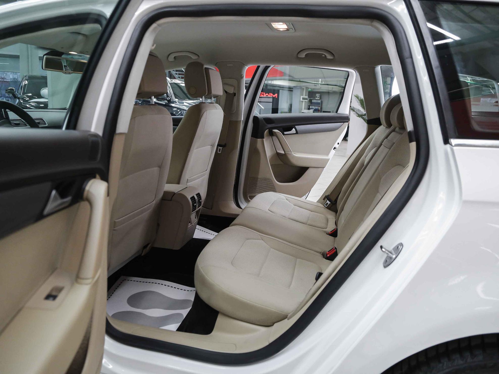 Volkswagen Passat 2014, белый, ДЦ Орехово
