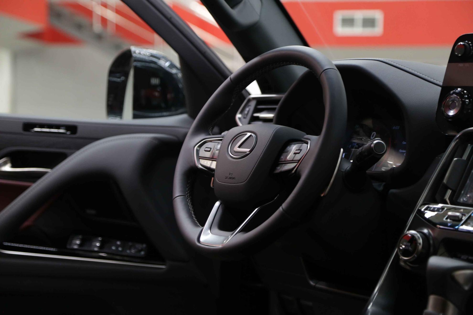 Lexus LX 2026, черный, ДЦ Орехово