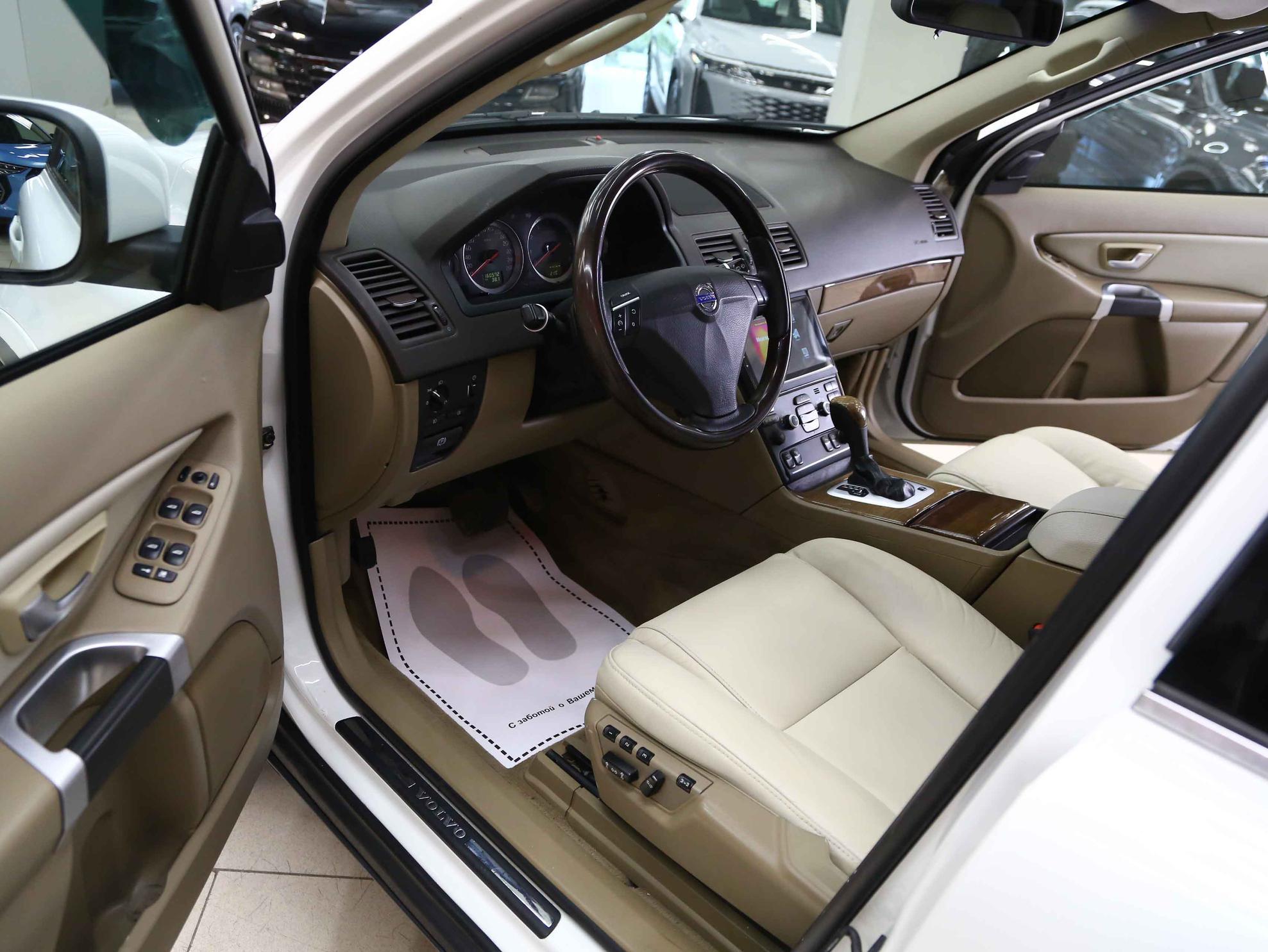 Volvo XC90 2011, белый, ДЦ Орехово