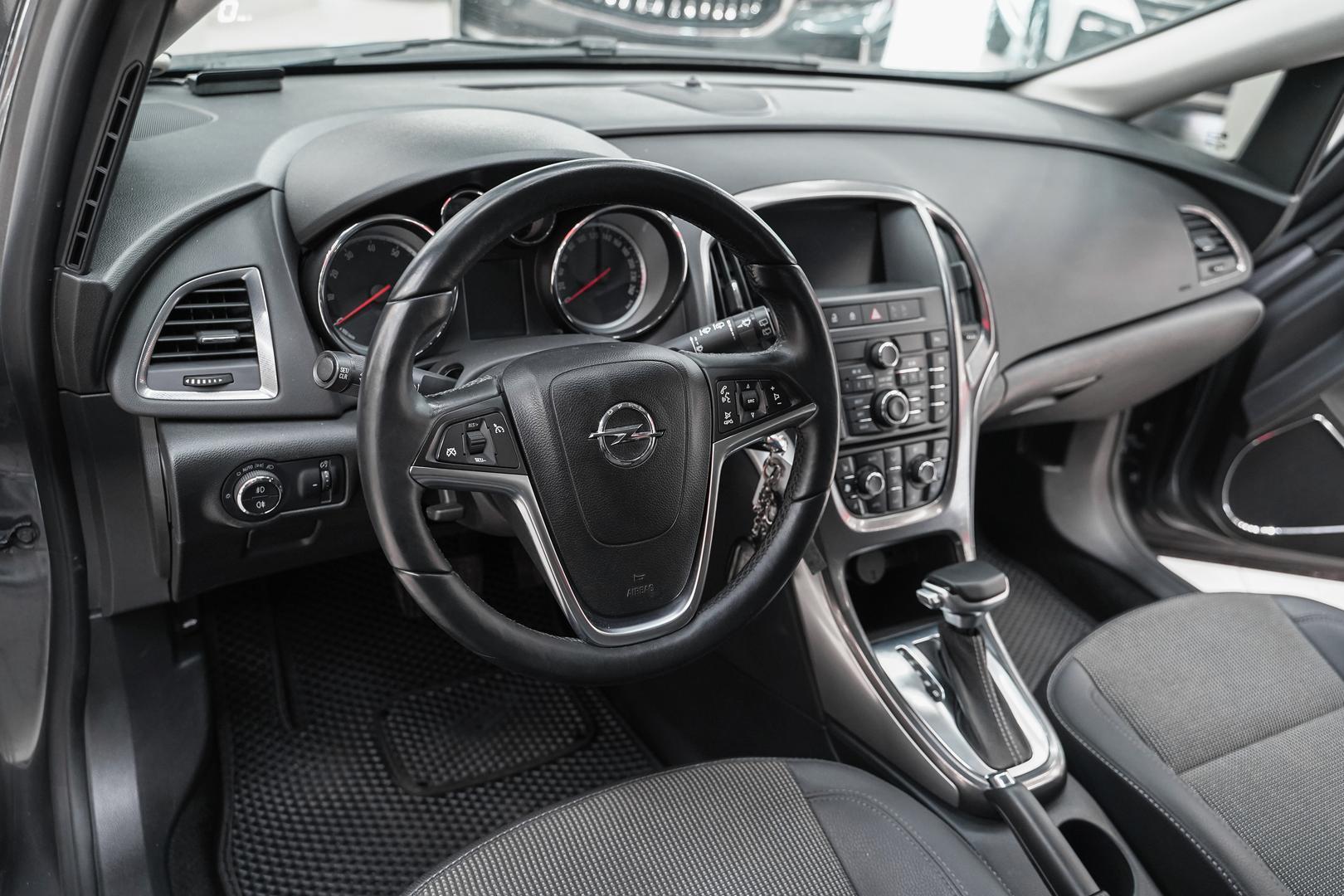 Opel Astra 2012, серый, ДЦ Орехово