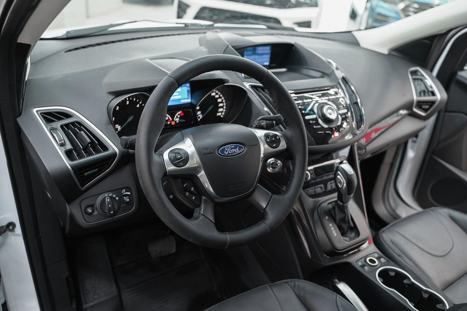 Ford Kuga 2014, белый, ДЦ Орехово