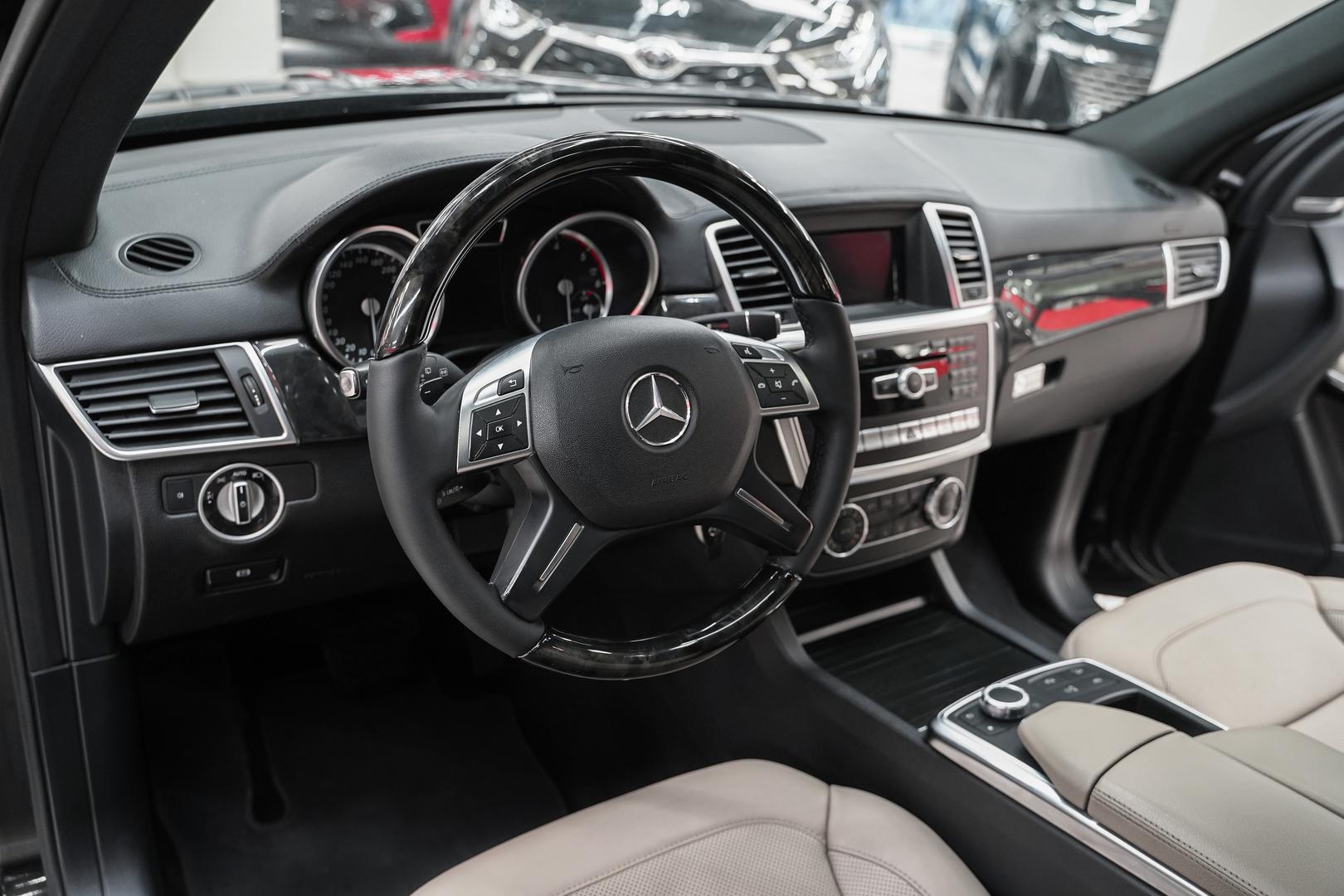 Mercedes-Benz GL-Класс 2014, черный, ДЦ Орехово