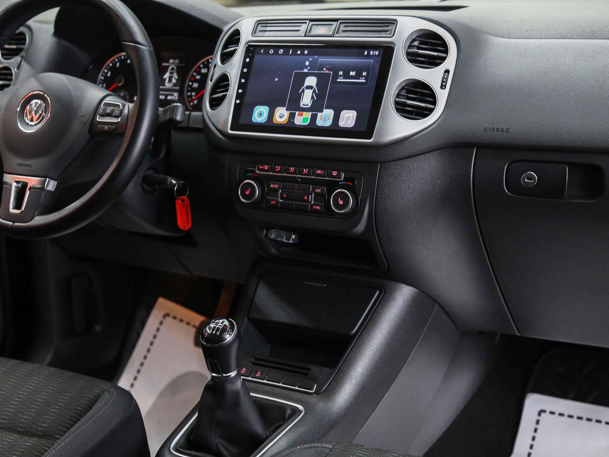 Volkswagen Tiguan 2015, черный, ДЦ Орехово