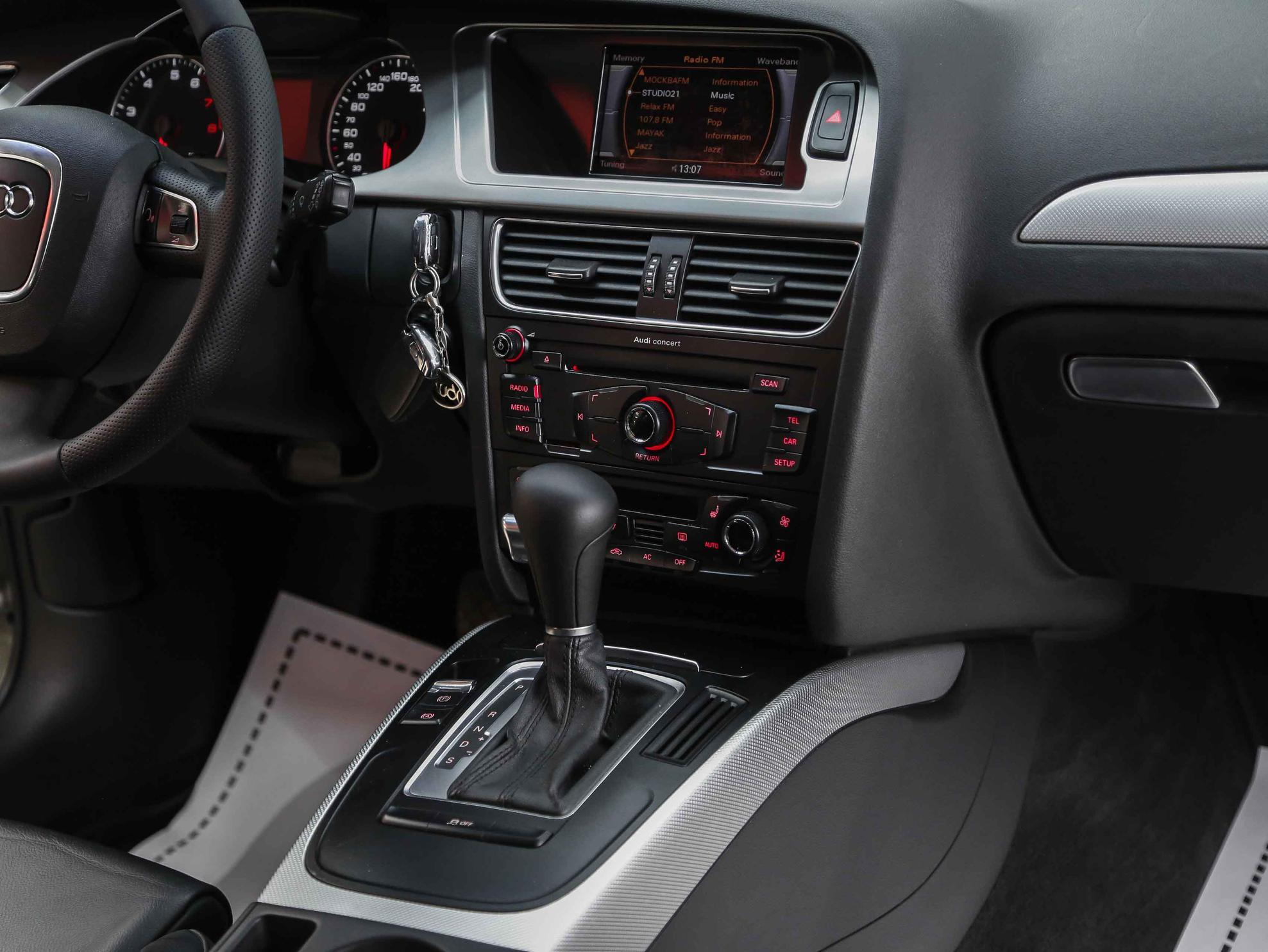Audi A4 allroad 2011, белый, ДЦ Орехово
