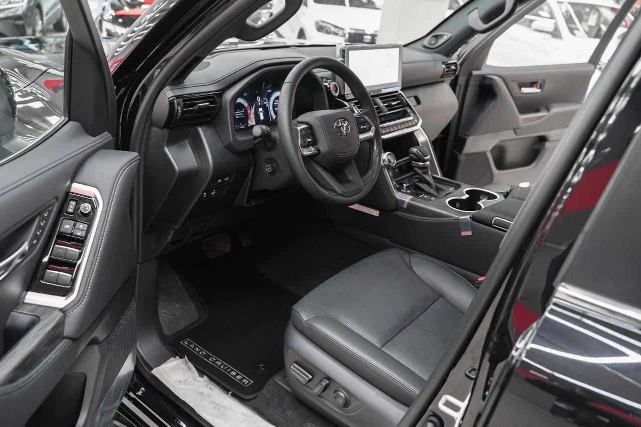 Toyota Land Cruiser 2025, черный, ДЦ Орехово