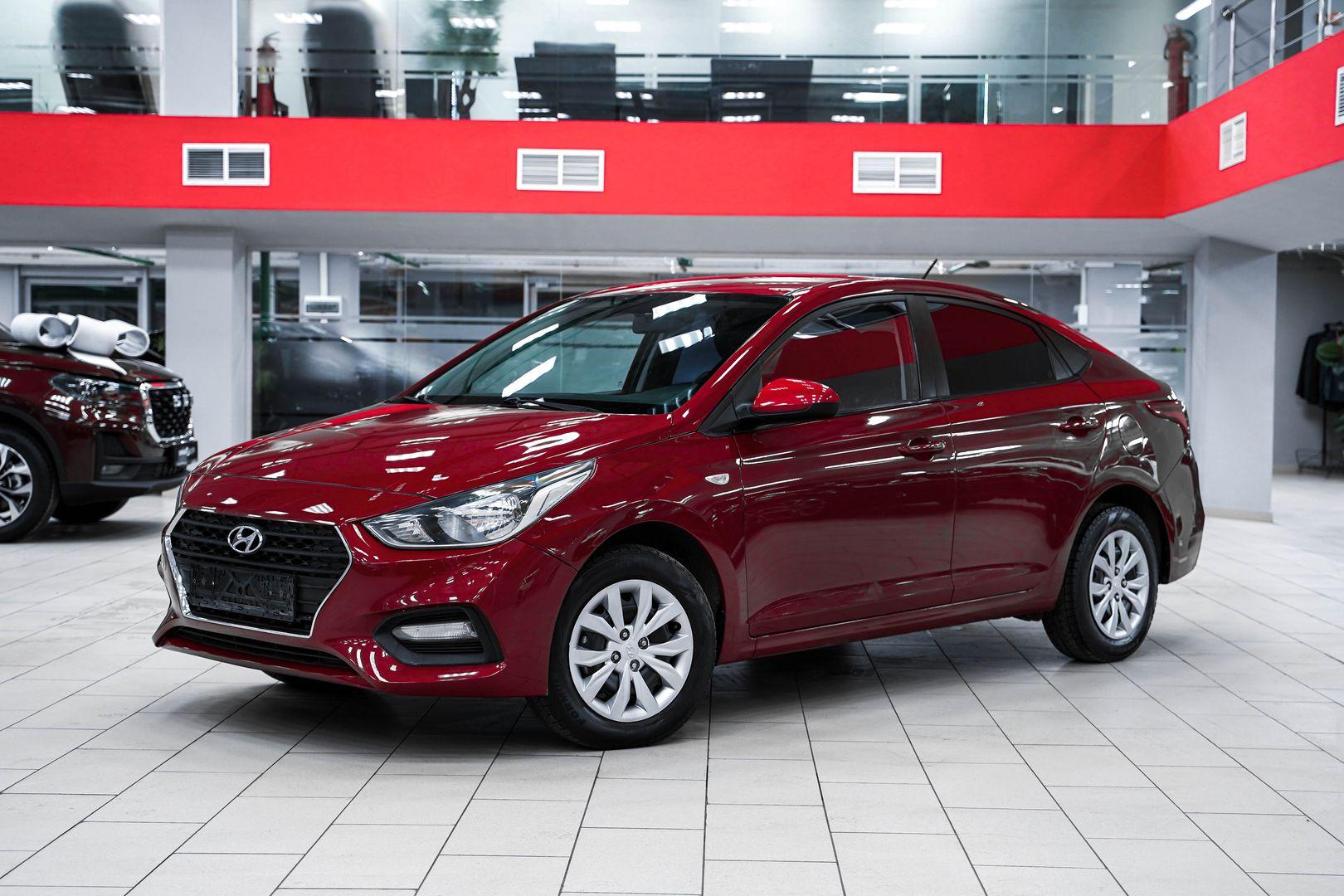 Hyundai Solaris 2018, красный, ДЦ Орехово