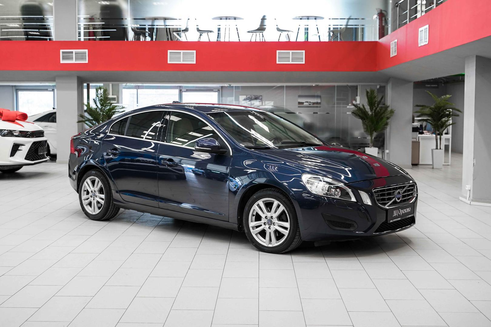 Volvo S60 2013, синий, ДЦ Орехово