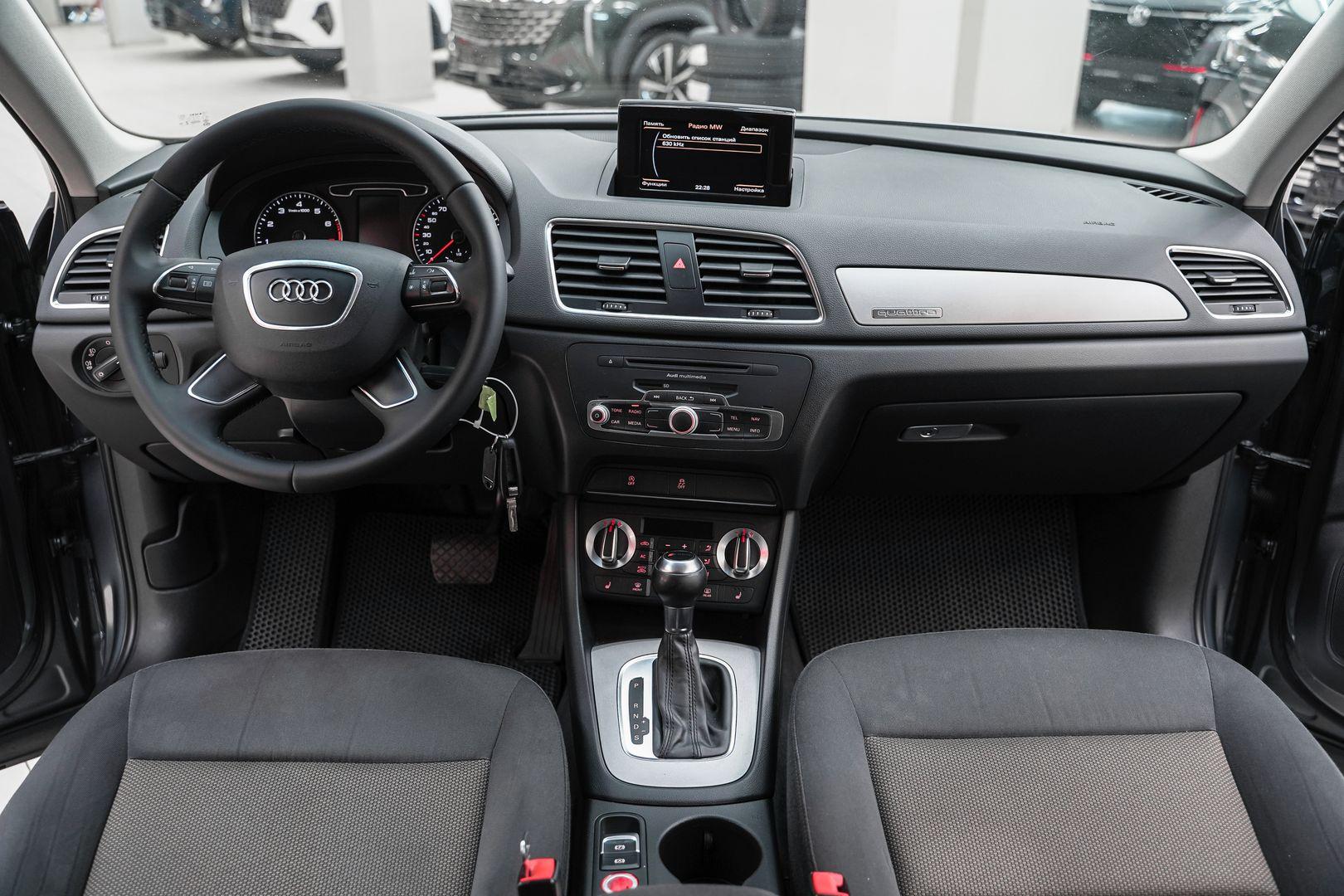 Audi Q3 2013, серый, ДЦ Орехово