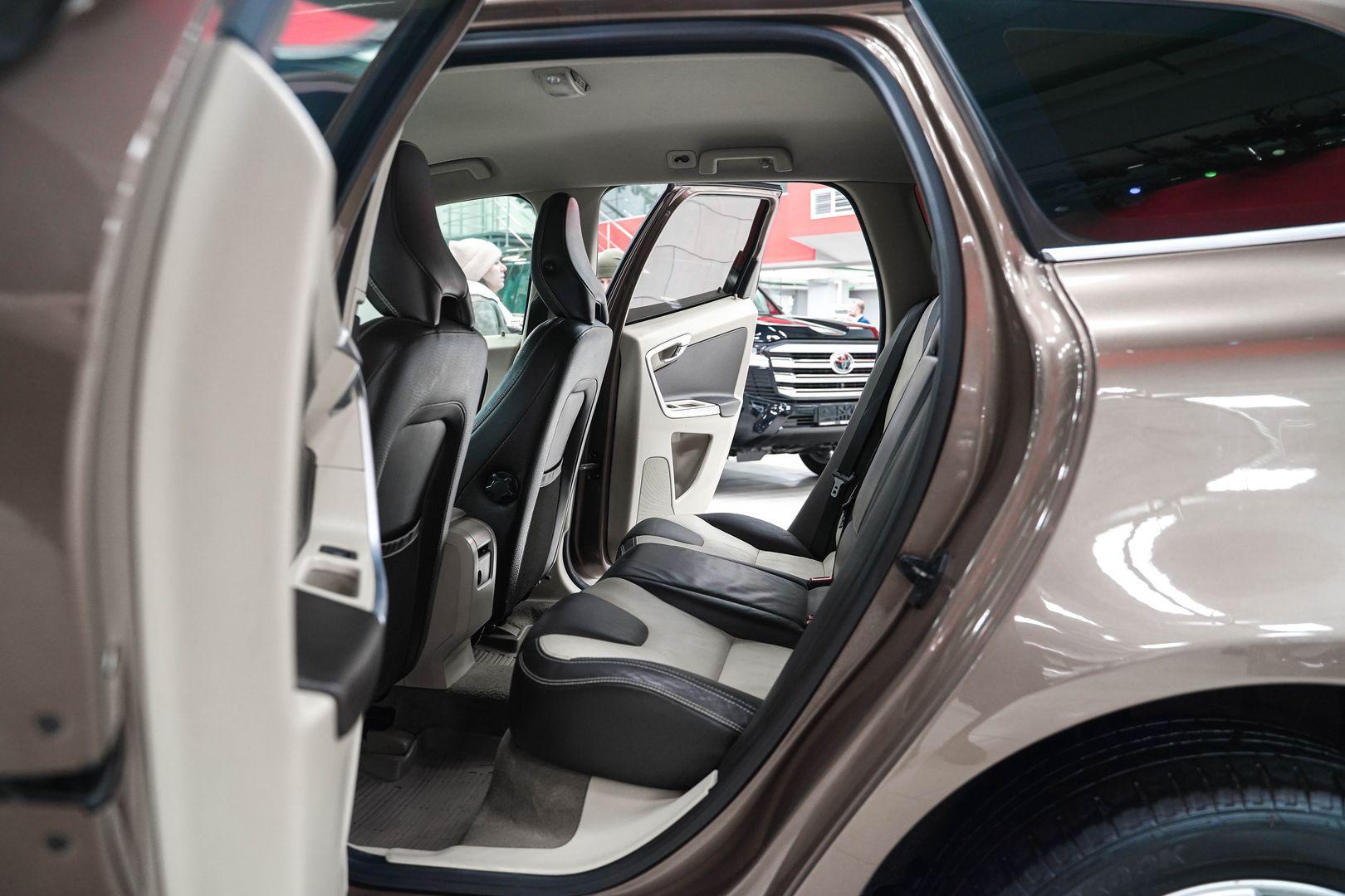 Volvo XC60 2011, коричневый, ДЦ Орехово