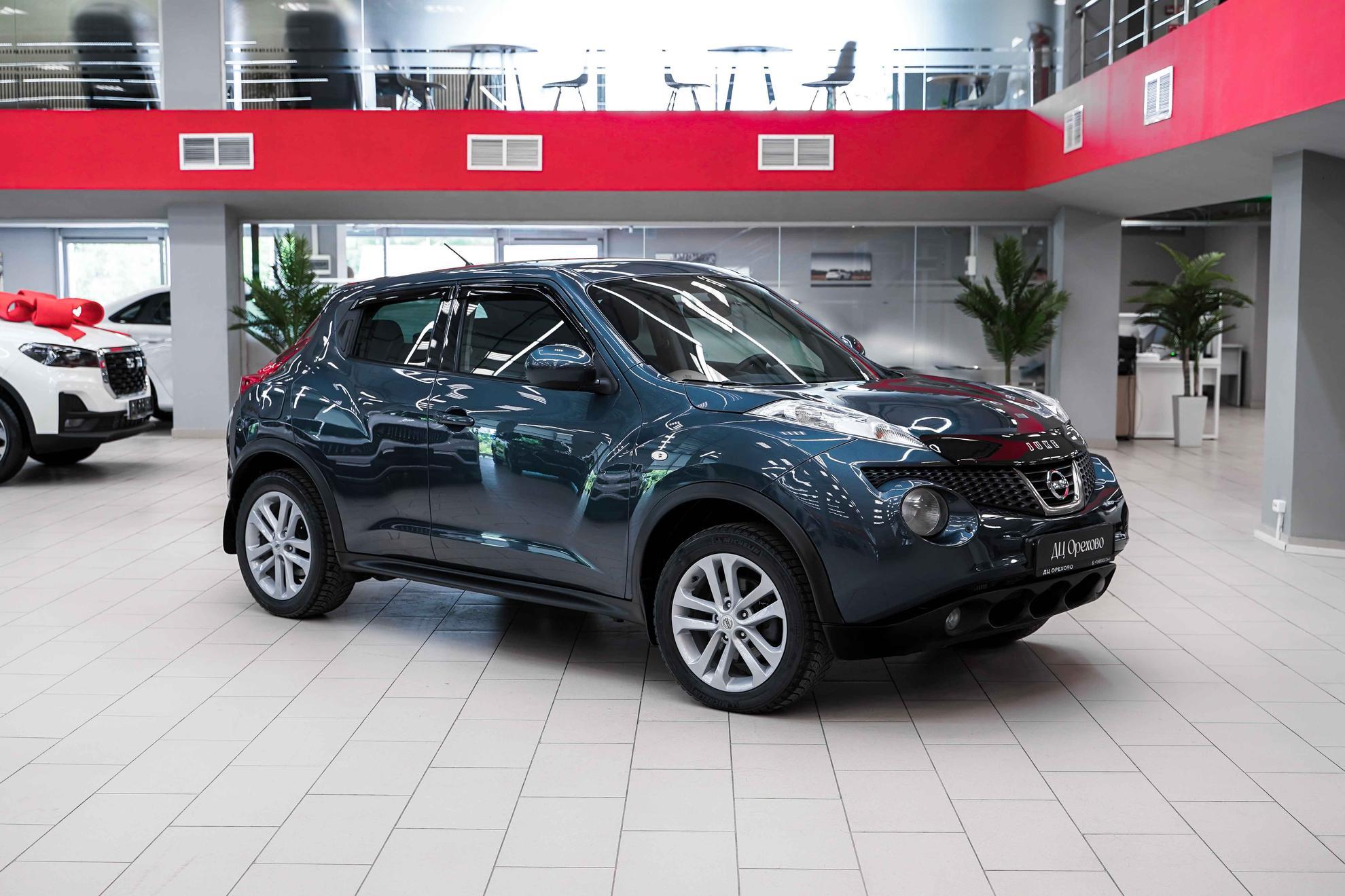 Nissan Juke 2012, синий, ДЦ Орехово