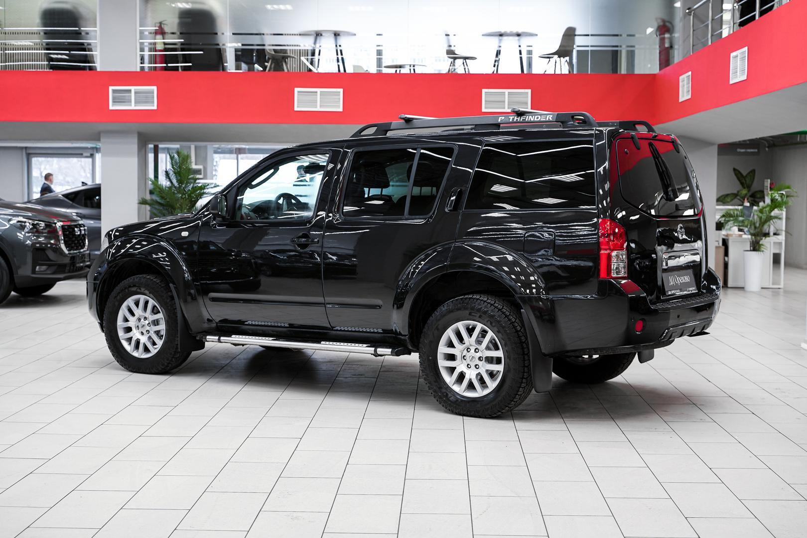 Nissan Pathfinder 2007, черный, ДЦ Орехово
