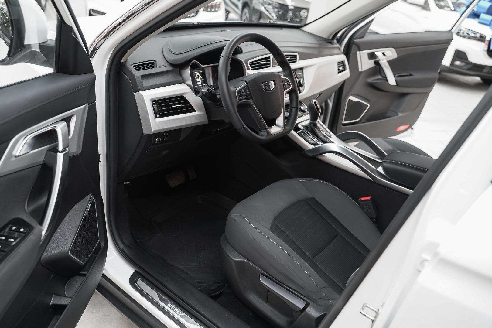 Geely Atlas 2019, белый, ДЦ Орехово