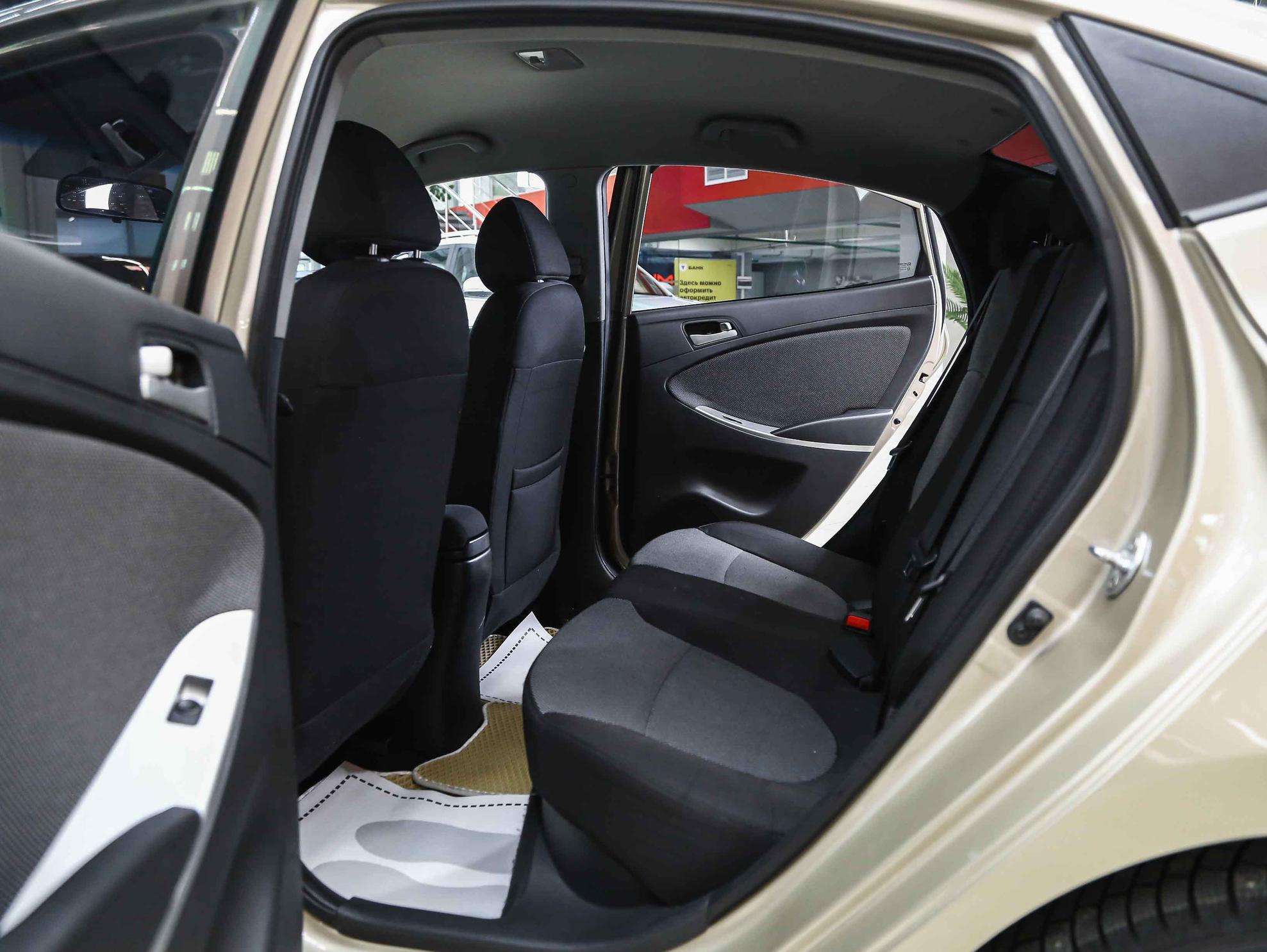 Hyundai Solaris 2013, бежевый, ДЦ Орехово