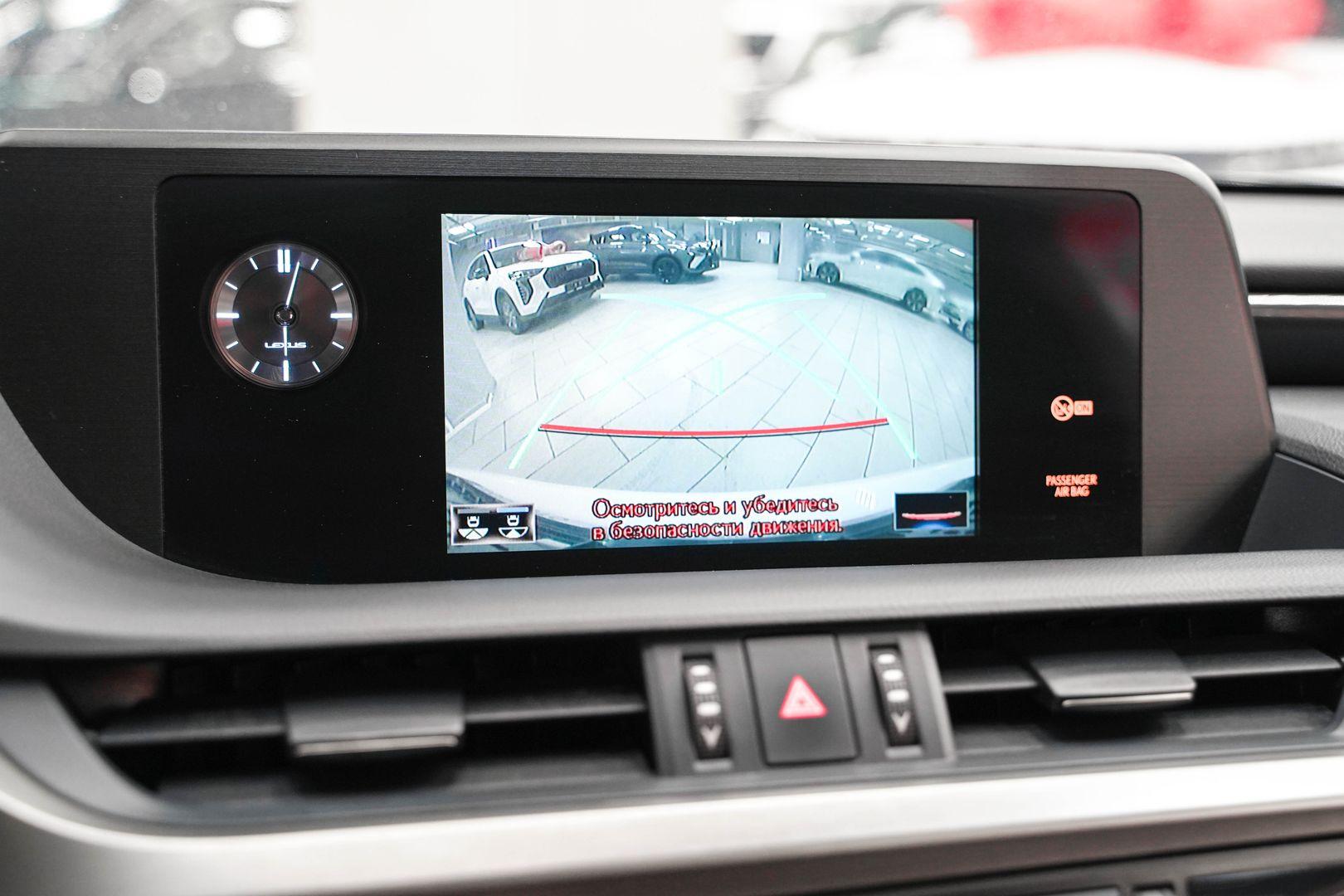 Lexus ES 2019, белый, ДЦ Орехово