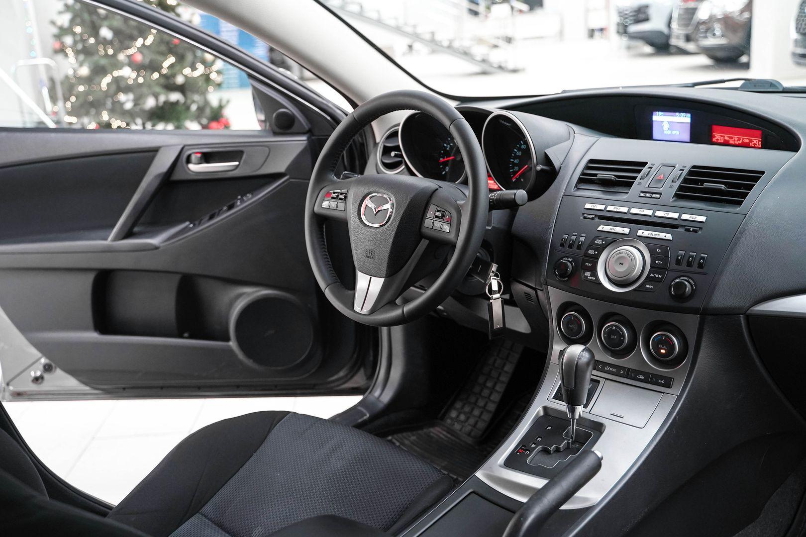 Mazda 3 2010, серый, ДЦ Орехово