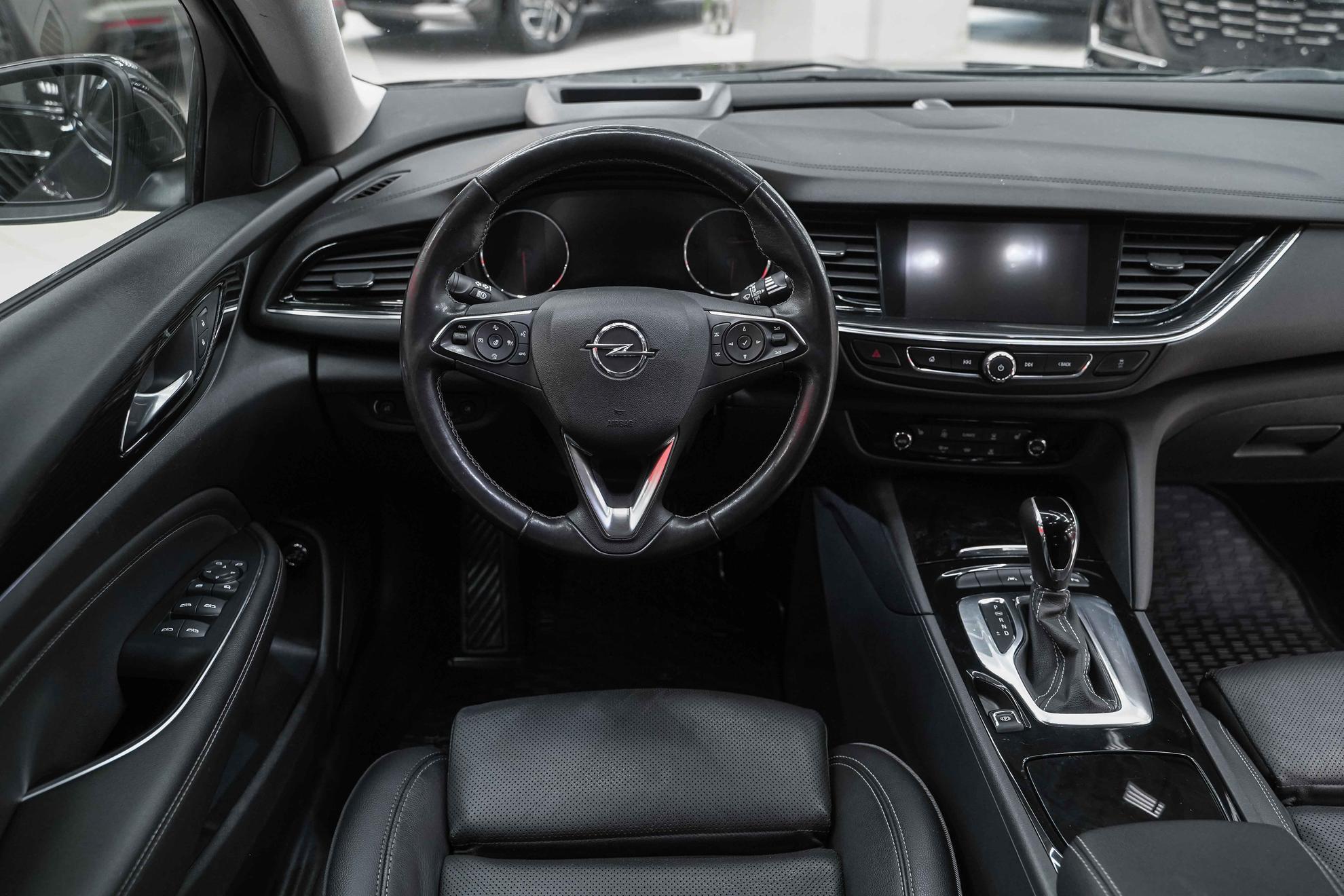 Opel Insignia 2018, черный, ДЦ Орехово