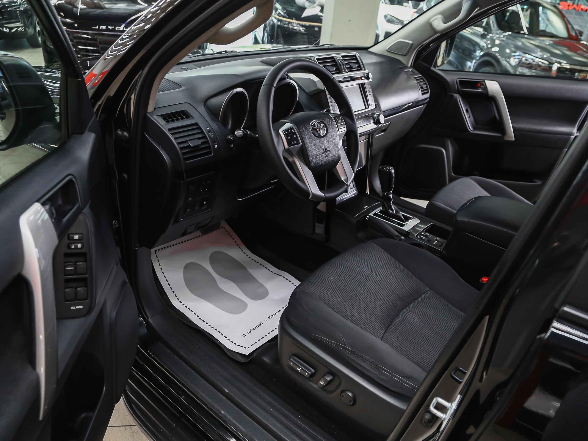 Toyota Land Cruiser Prado 2014, черный, ДЦ Орехово
