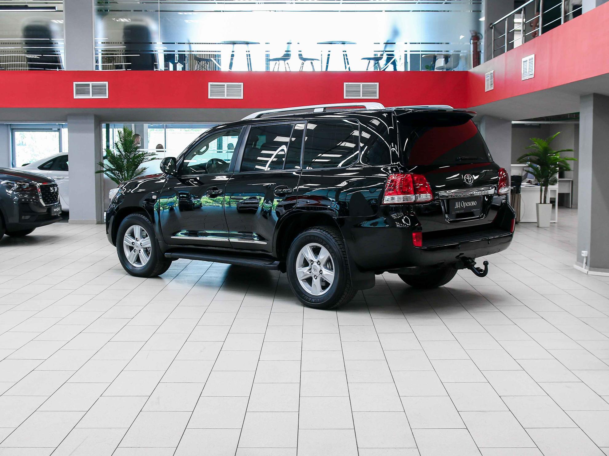 Toyota Land Cruiser 2011, черный, ДЦ Орехово