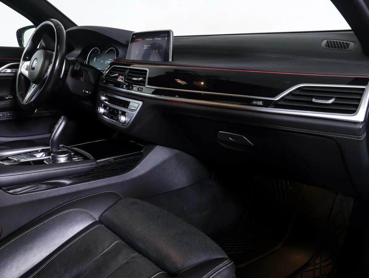 BMW 7 серии 2018, серый, ДЦ Орехово