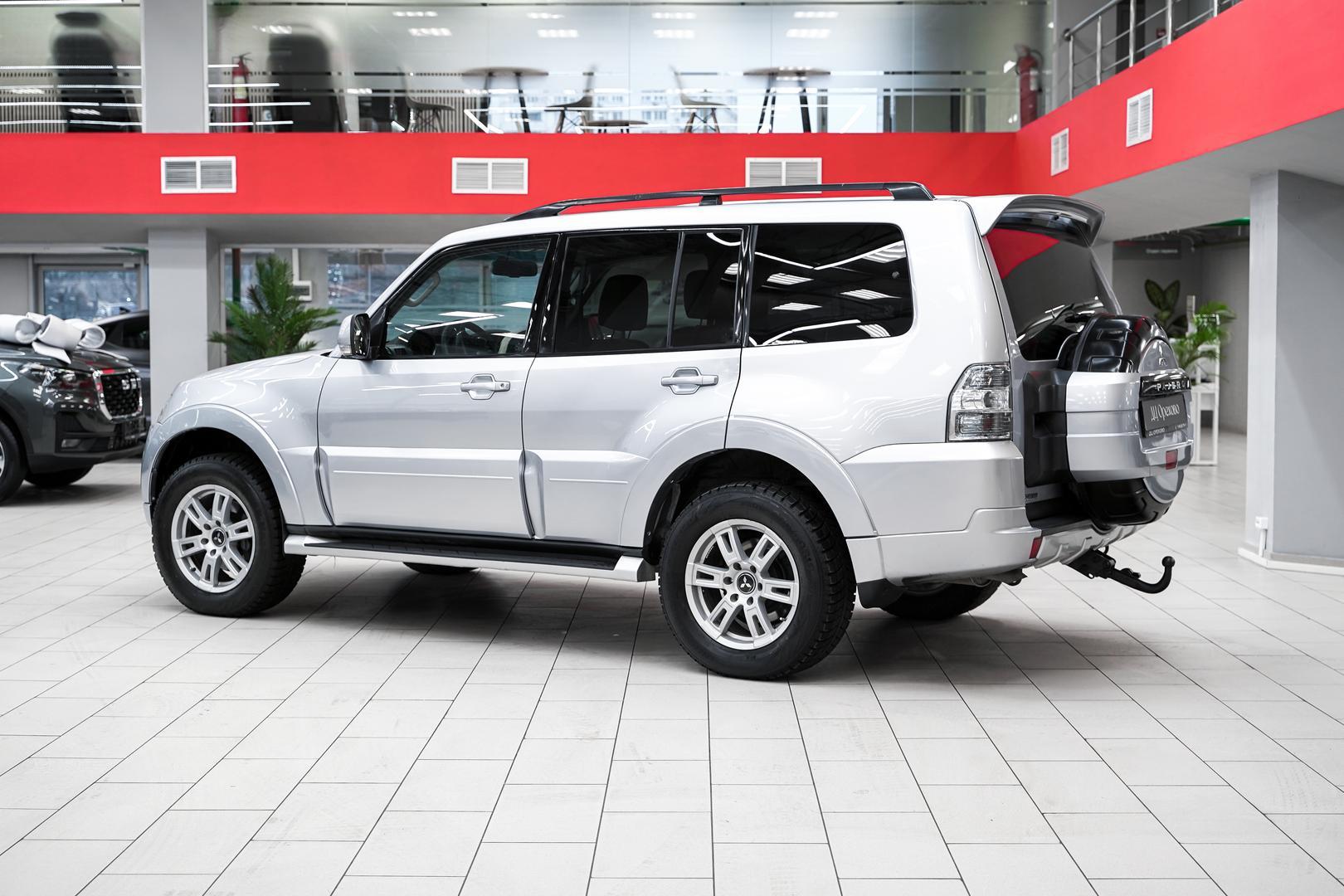 Mitsubishi Pajero 2011, серебряный, ДЦ Орехово