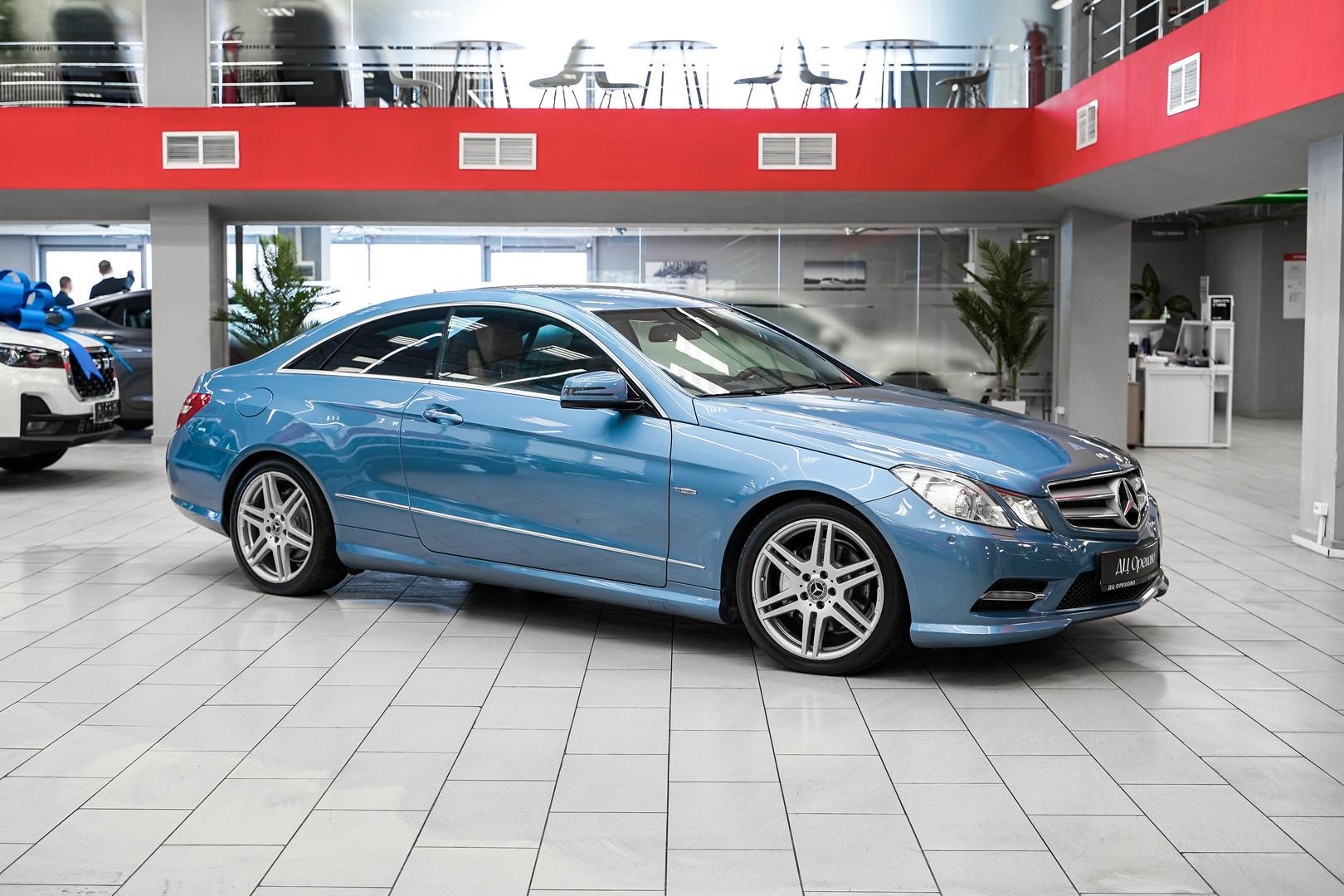 Mercedes-Benz E-Класс 2012, голубой, ДЦ Орехово