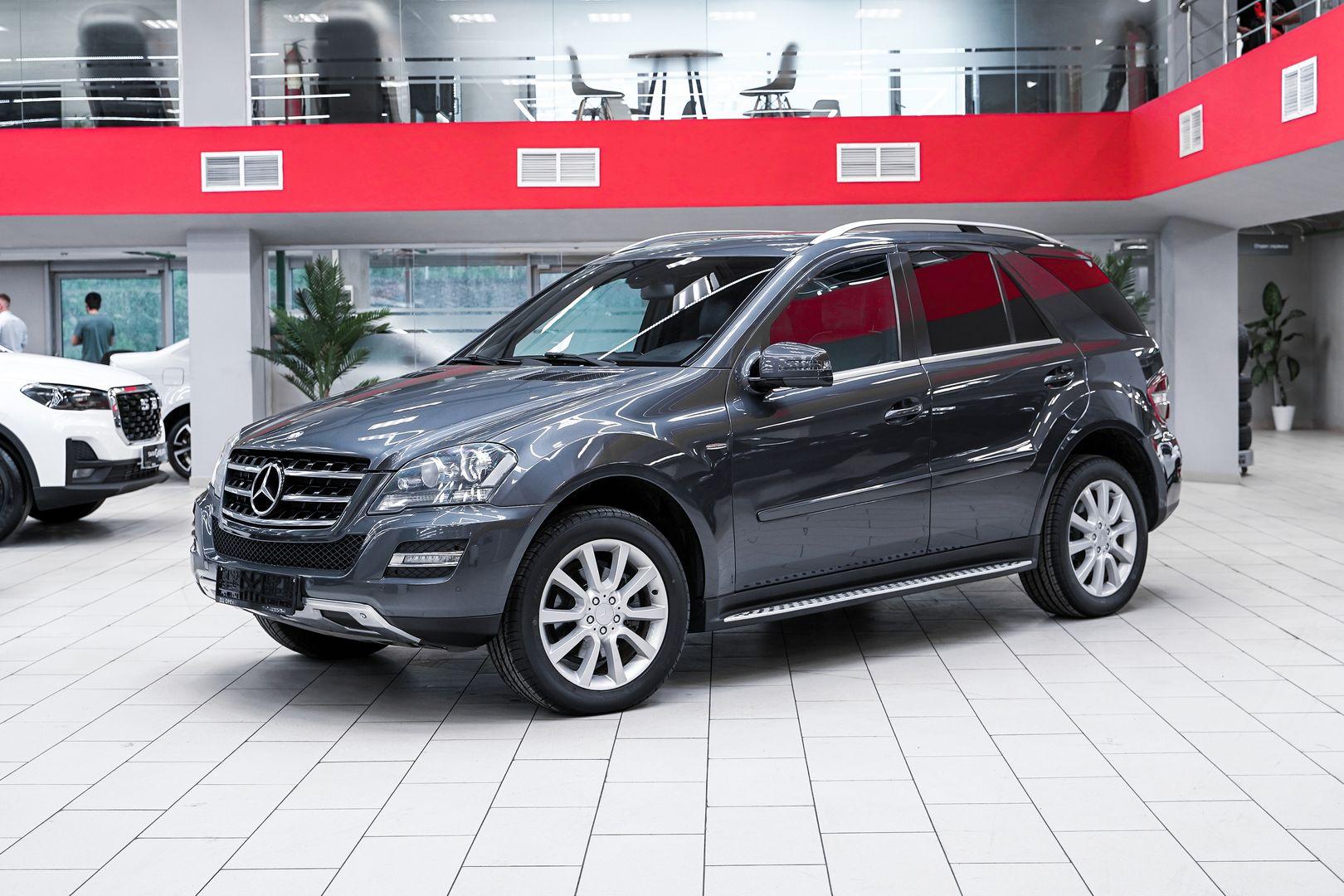 Mercedes-Benz M-Класс 2011, серый, ДЦ Орехово
