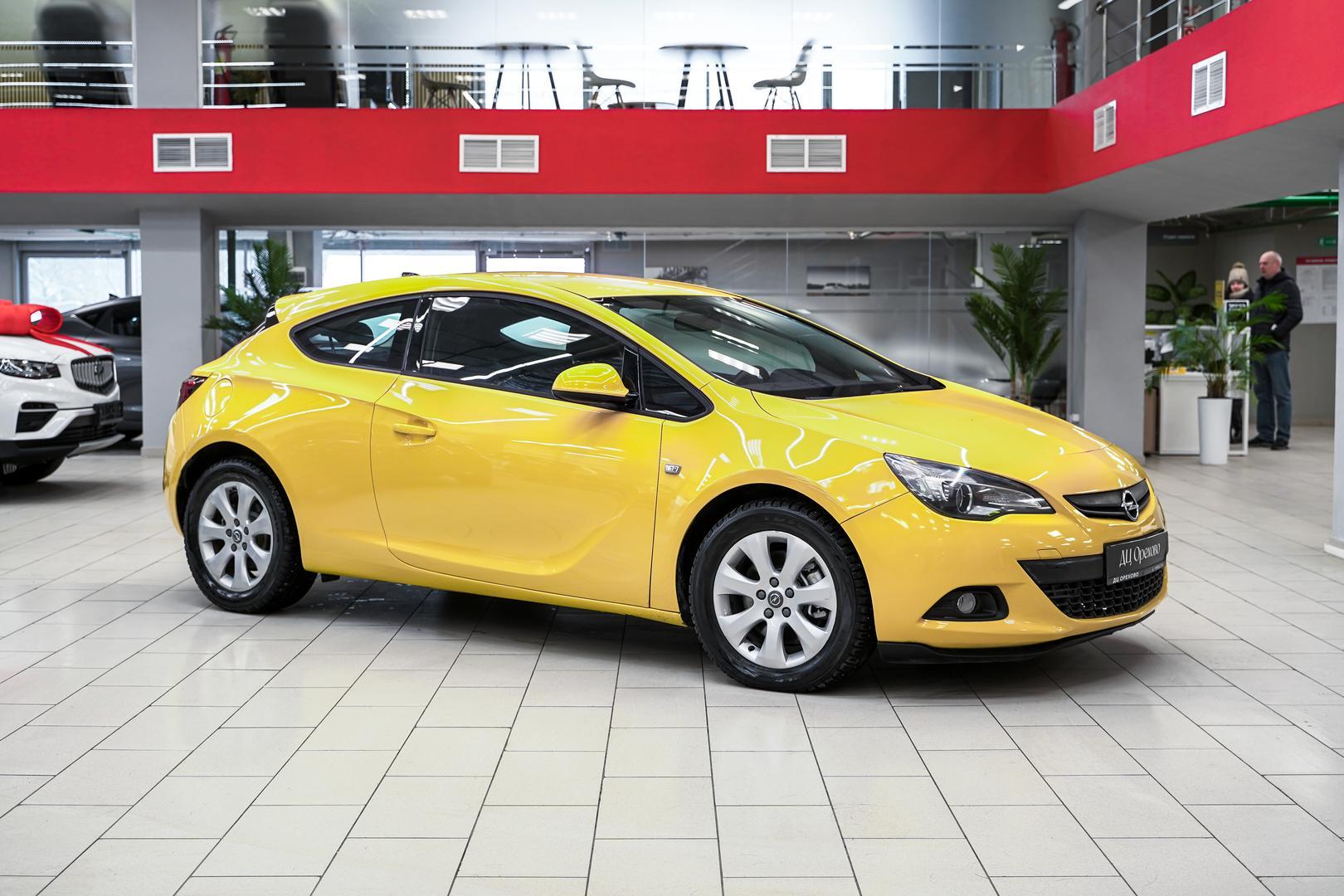 Opel Astra 2014, желтый, ДЦ Орехово