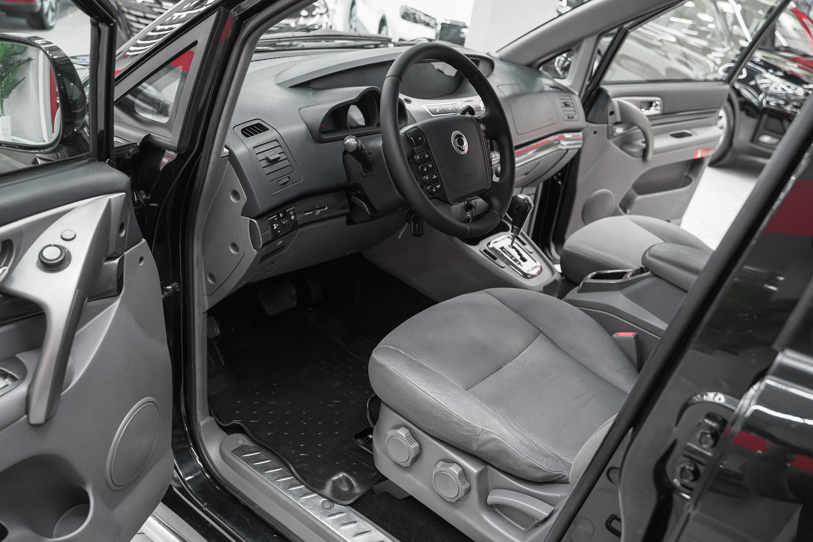 SsangYong Stavic 2014, черный, ДЦ Орехово