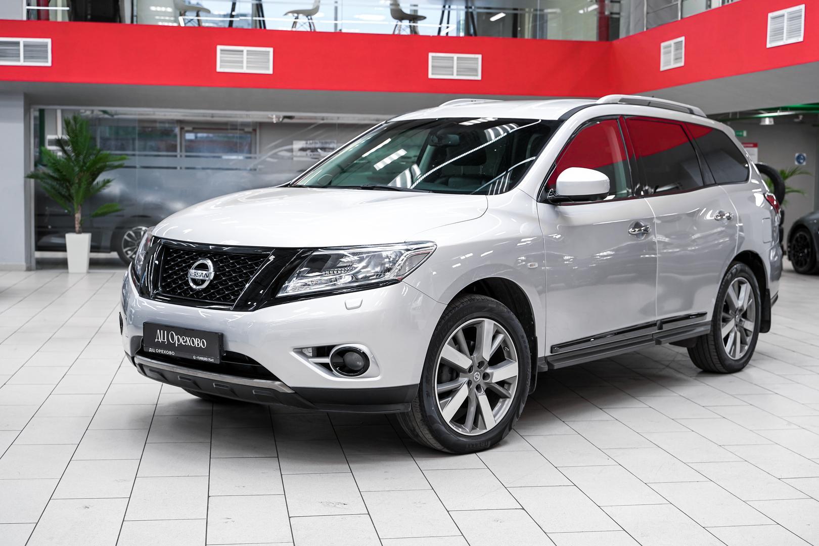 Nissan Pathfinder 2014, серебряный, ДЦ Орехово