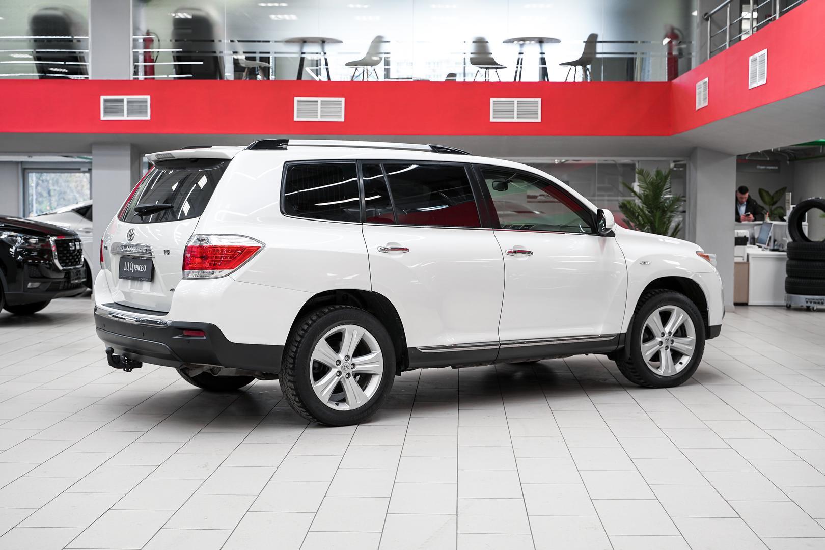 Toyota Highlander 2012, белый, ДЦ Орехово