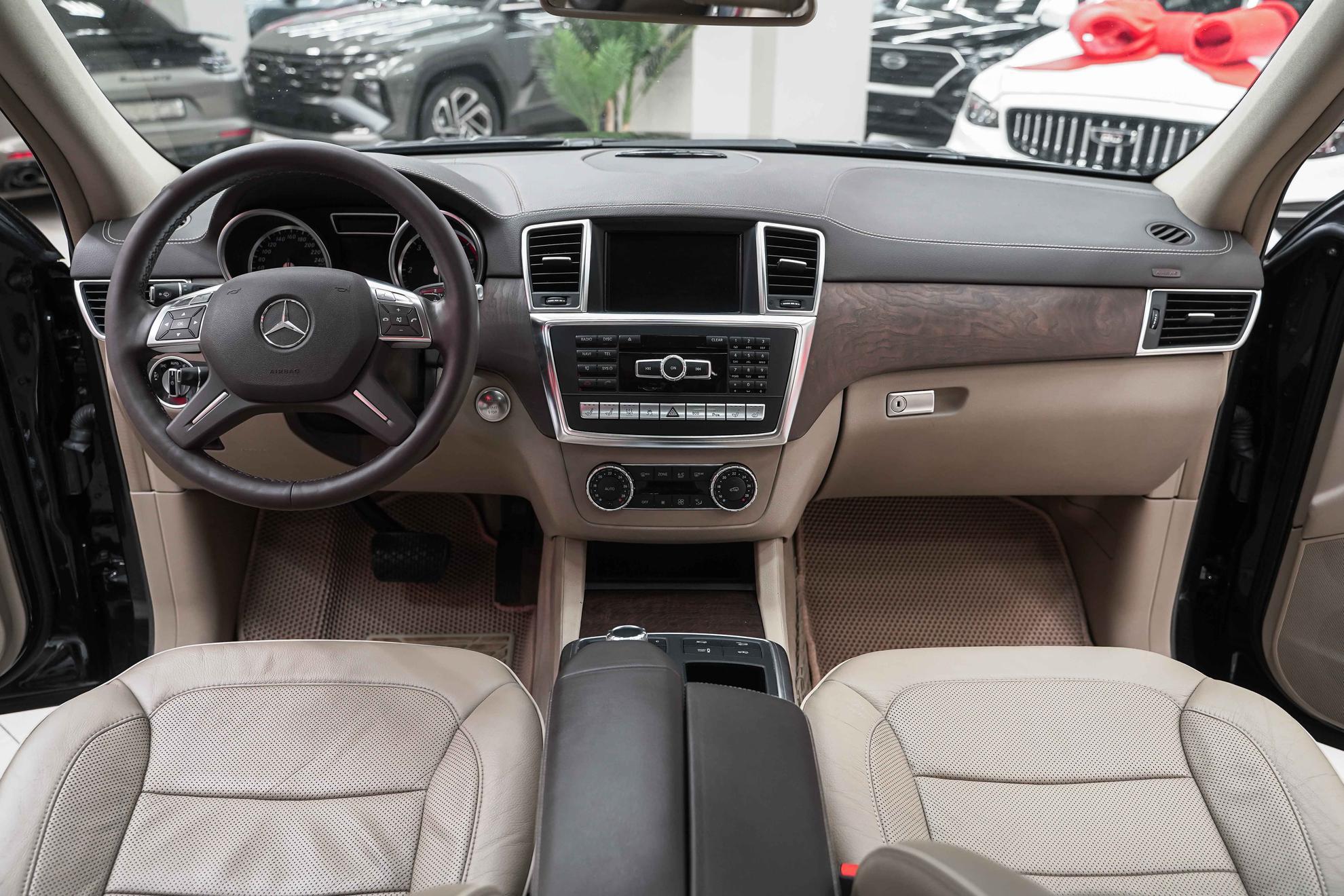 Mercedes-Benz GL-Класс 2013, черный, ДЦ Орехово