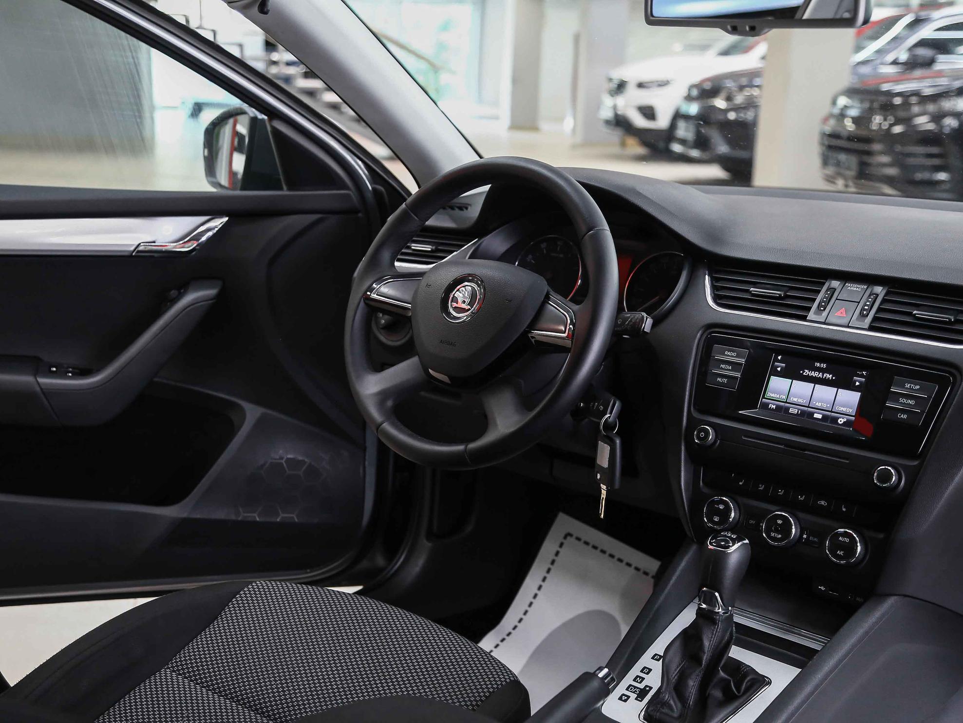 Skoda Octavia 2014, серый, ДЦ Орехово